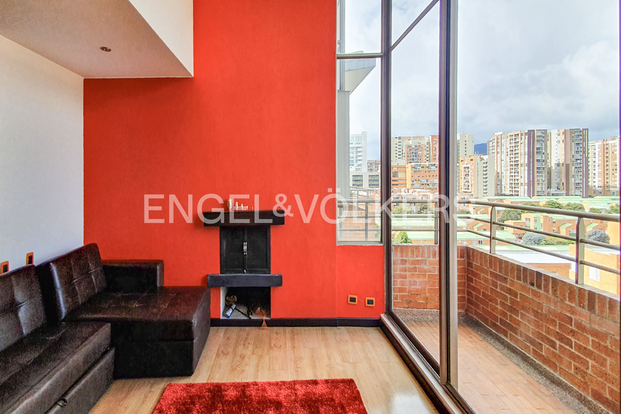 Penthouse dúplex con terraza y vista para venta en Mazuren