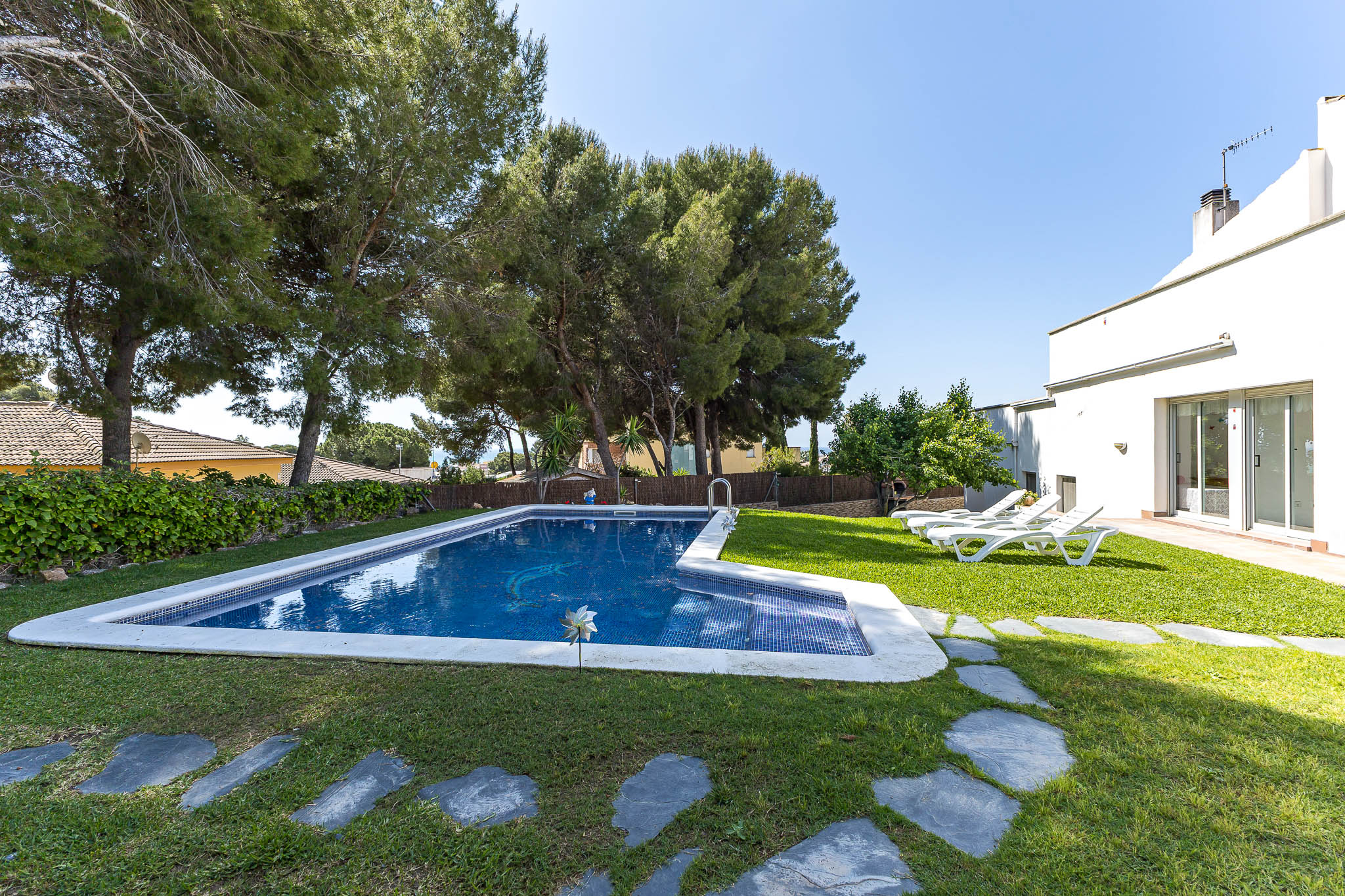Magnífica casa luminosa con piscina y licencia turística en Mas Mel, Calafell