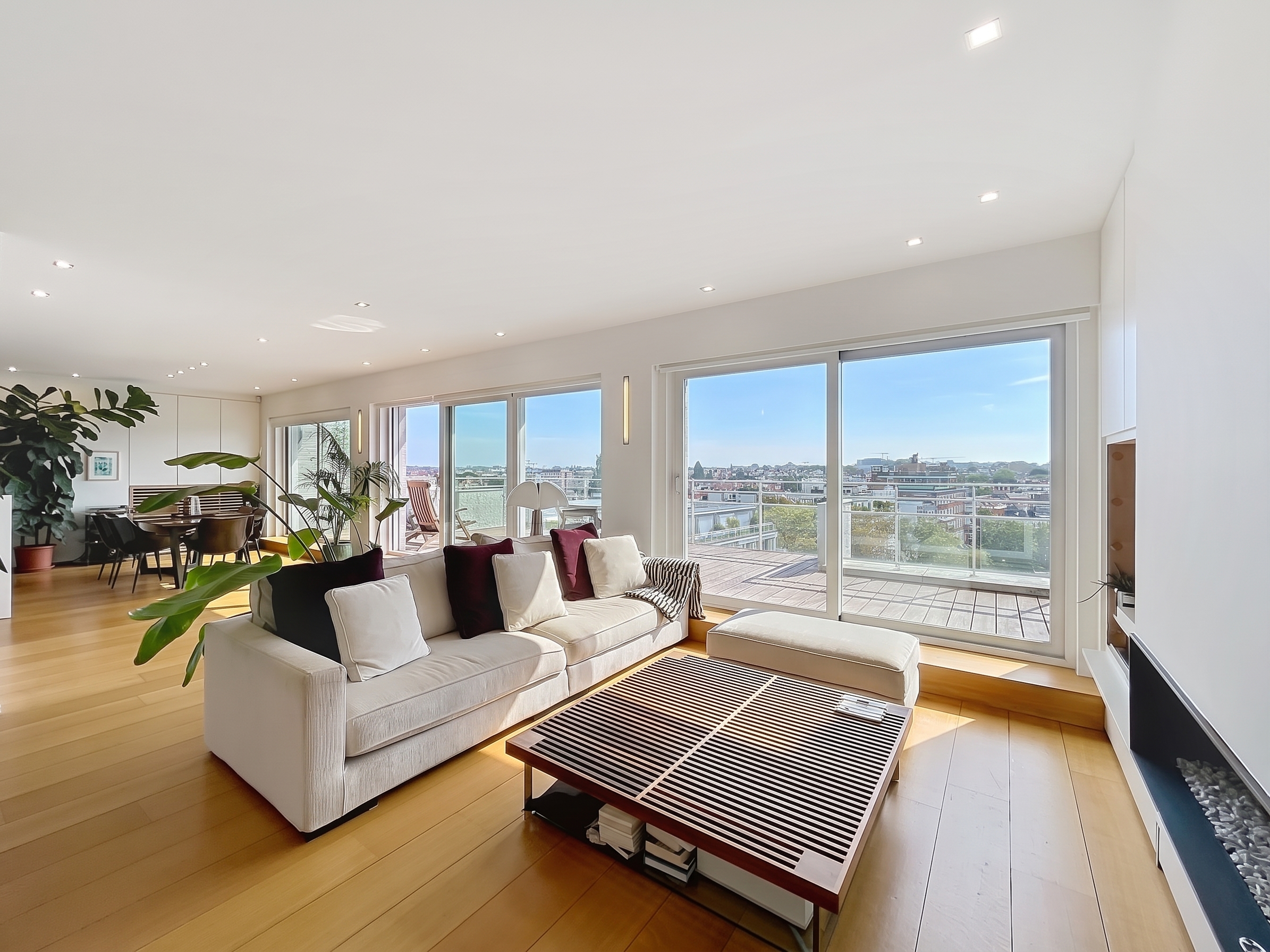 Elegant penthouse met uitzonderlijke uitzichten & terrassen – Jardin du Roi [AI-bewerkt]