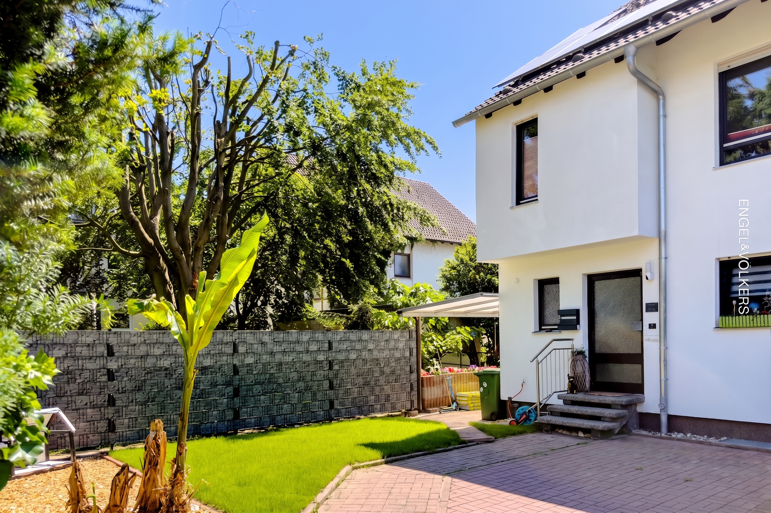 Familienfreundliches Reihenendhaus mit großem Garten, PV-Anlage in begehrter Wohnlage