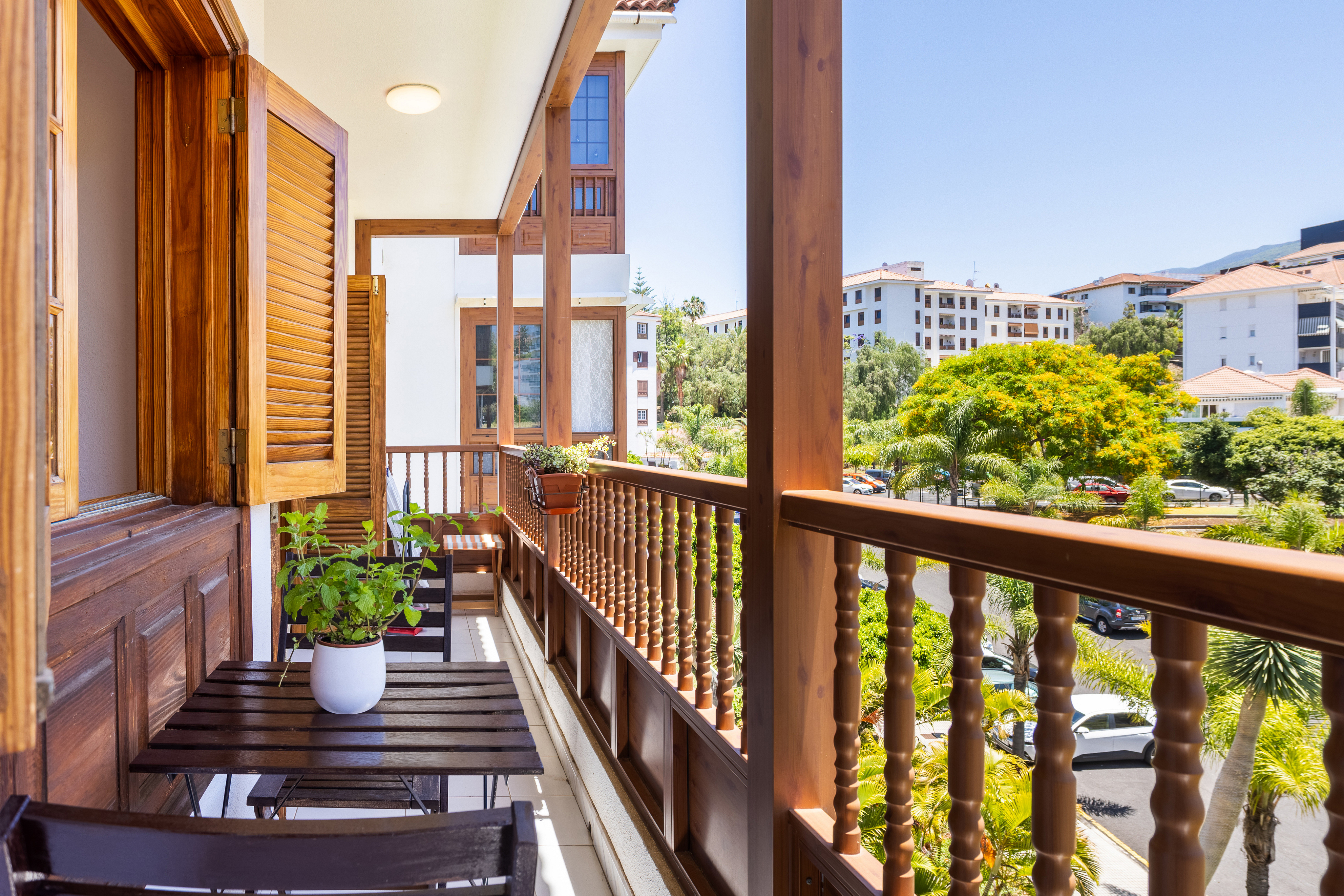 Tu refugio en La Paz: tres dormitorios, terraza y estilo de vida privilegiado