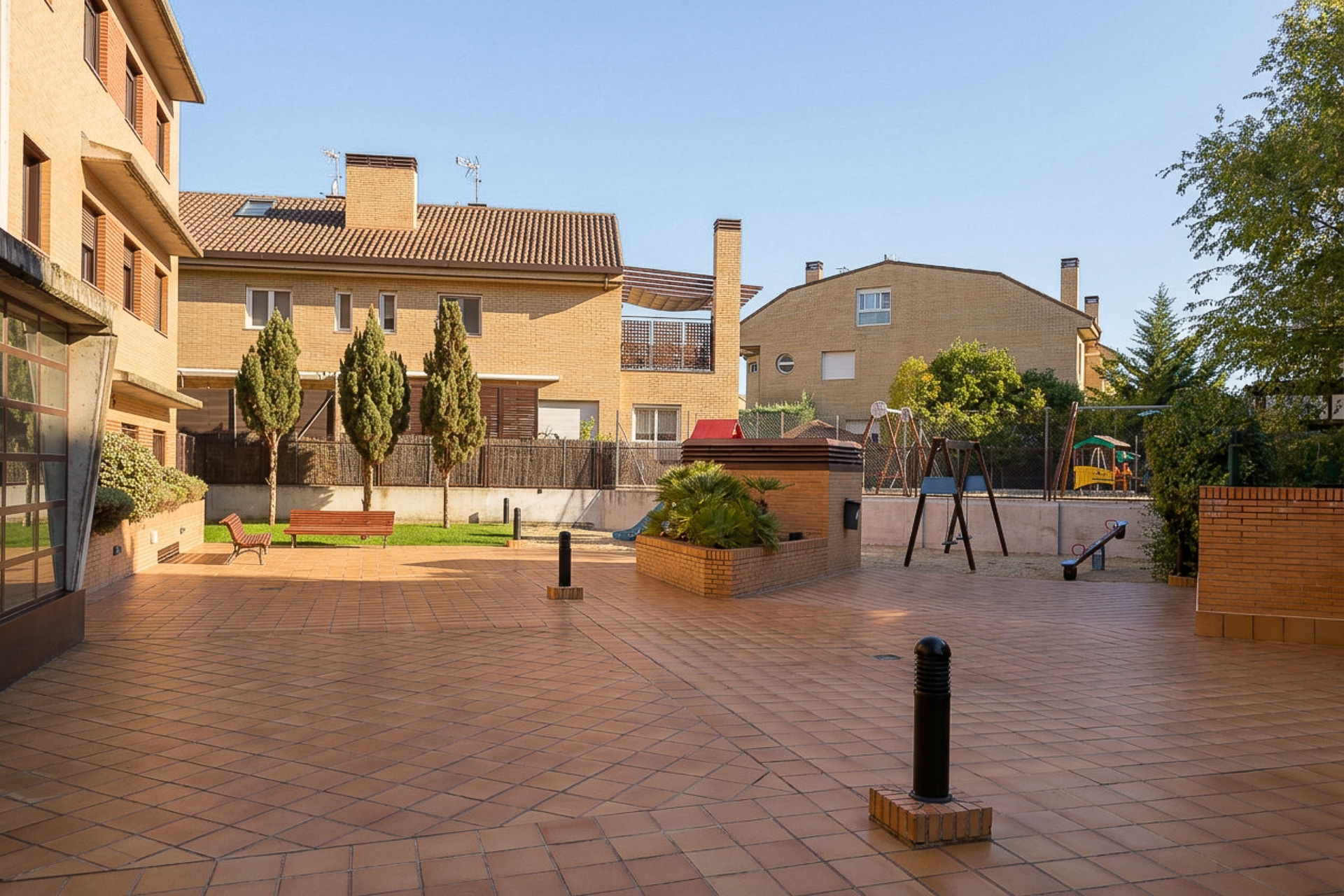 Spectacular ground-floor apartment with private garden in Villanueva de la Cañada