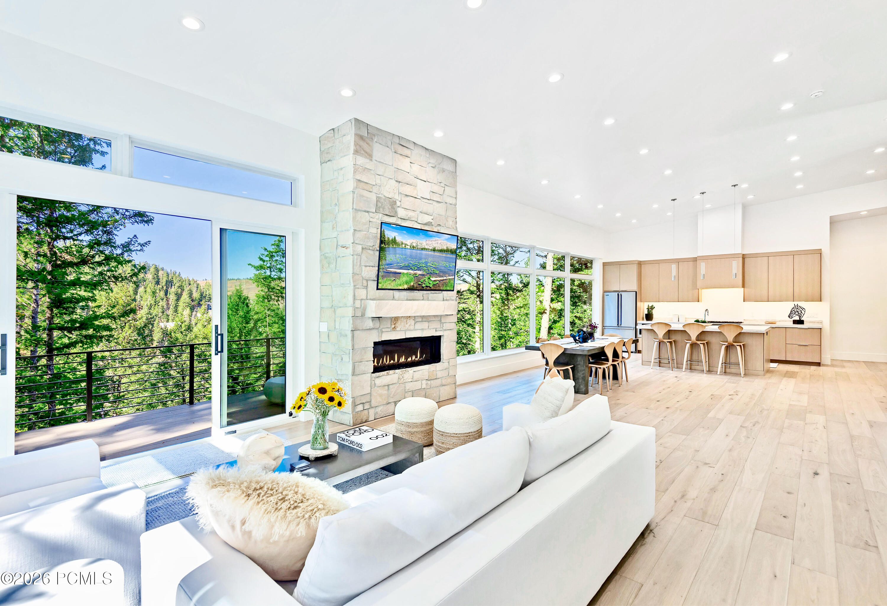 Architecturally Distinctive Mountain Retreat