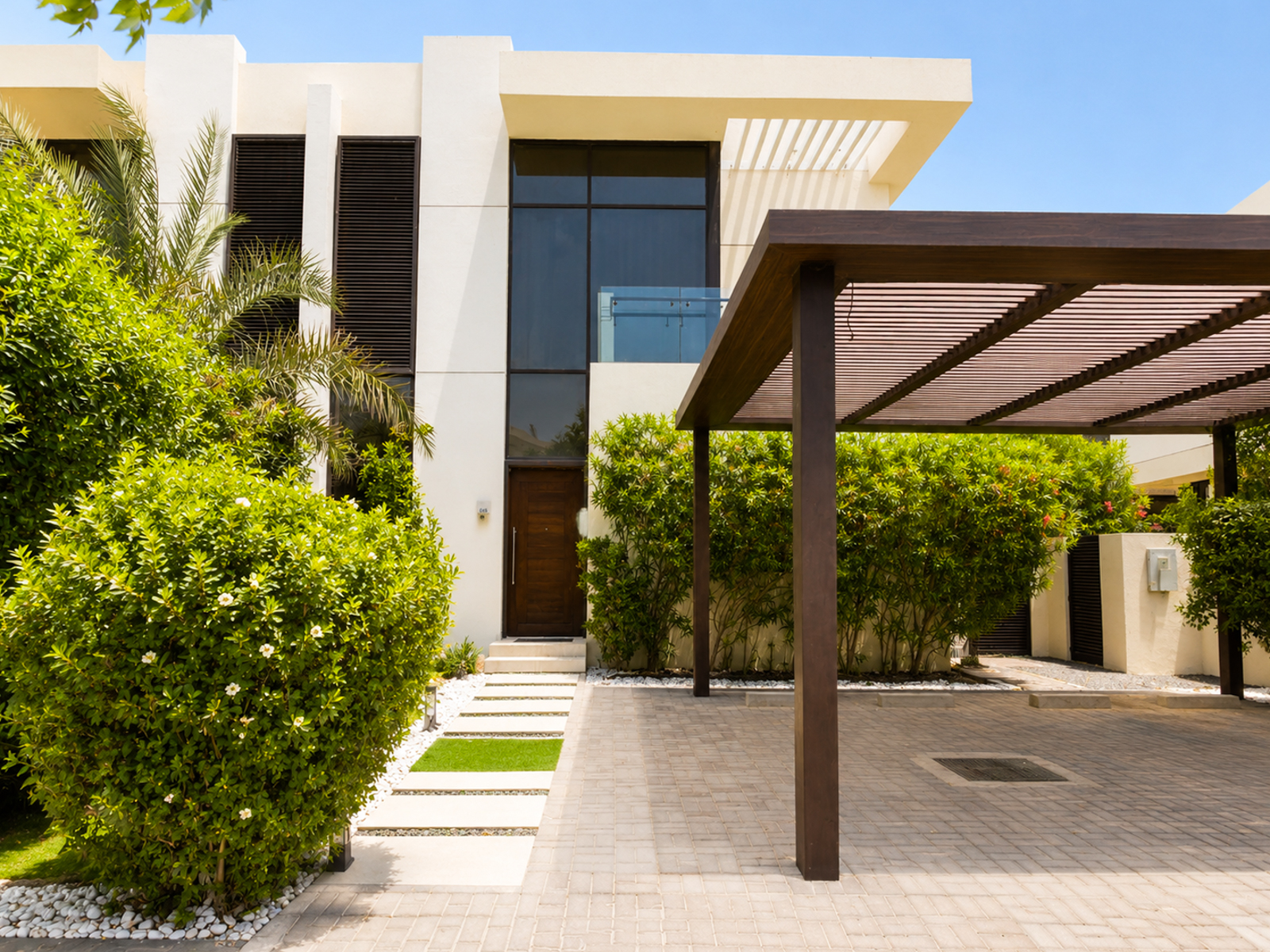 Exclusive Corner Unit | Furnished | Vacant Now