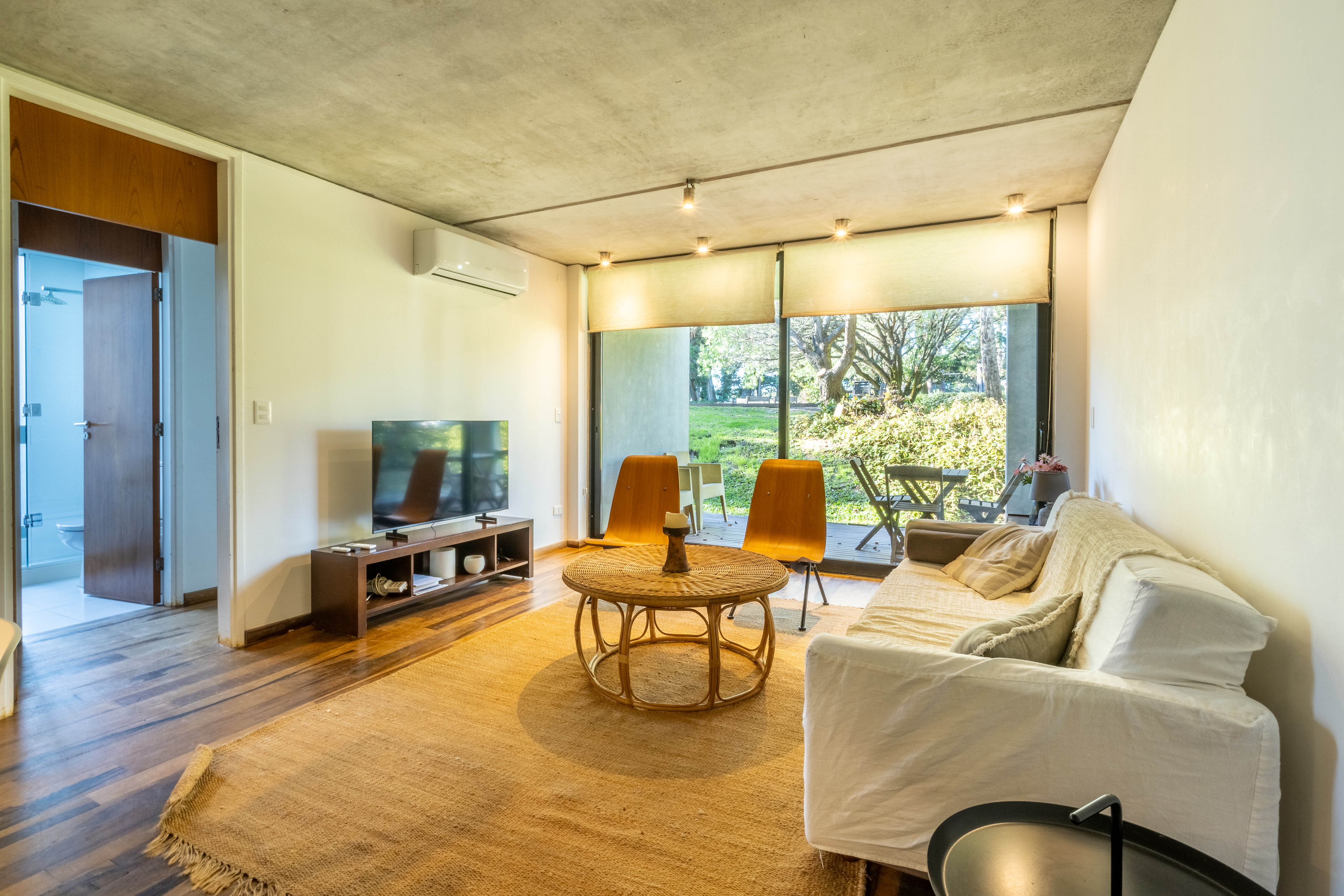 Apartamento a estrenar con jardín