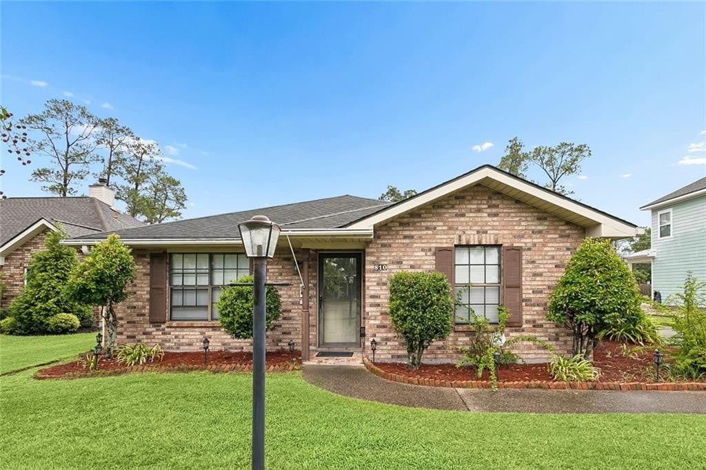 Charming 2-Bedroom Brick Home with Fenced Yard