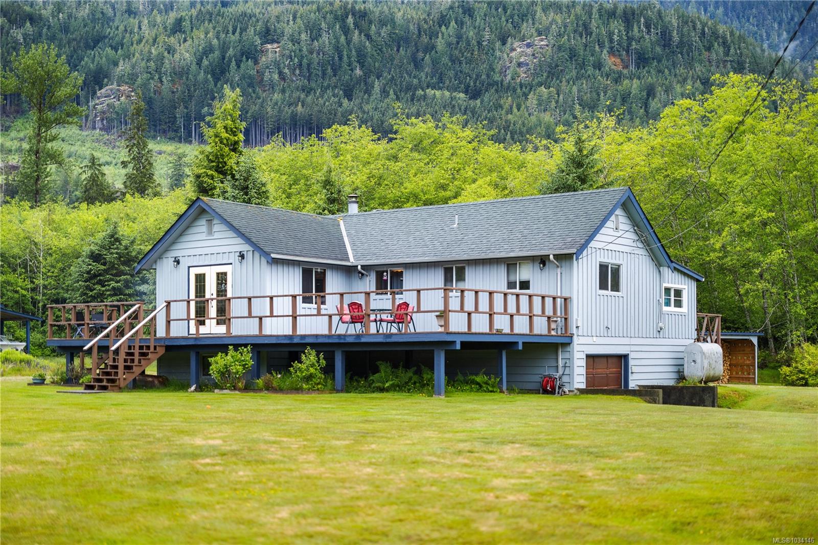 Offers lifestyle, income potential, and space to grow!