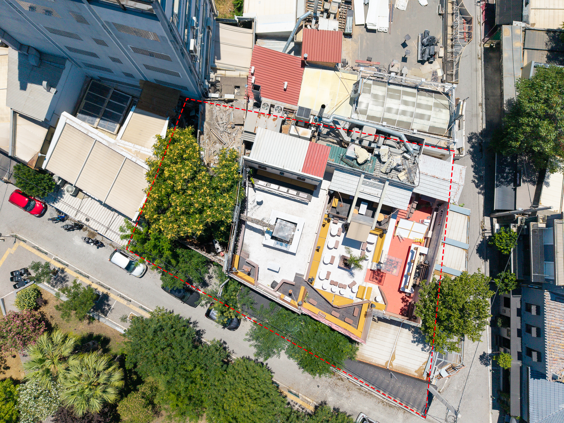 Corner plot of 441 sq.m. in Gazi next to Kerameikos metro station