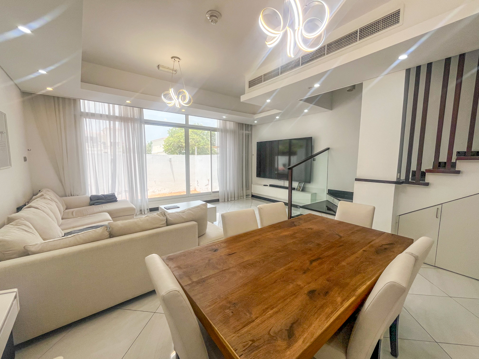 Near Mall | Close to the Park | Modern