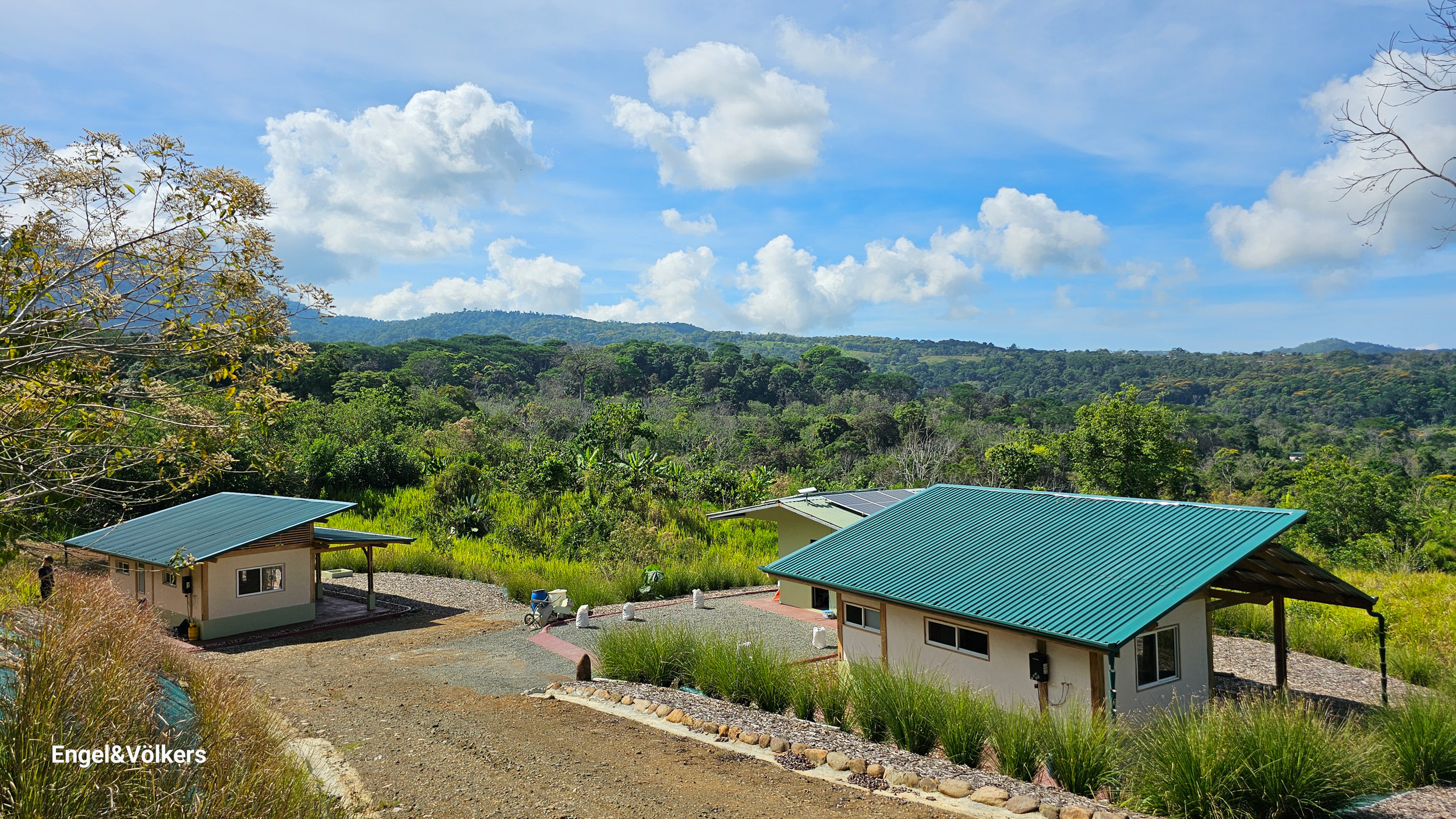 Sustainable Living Between Mountains and the Pacific