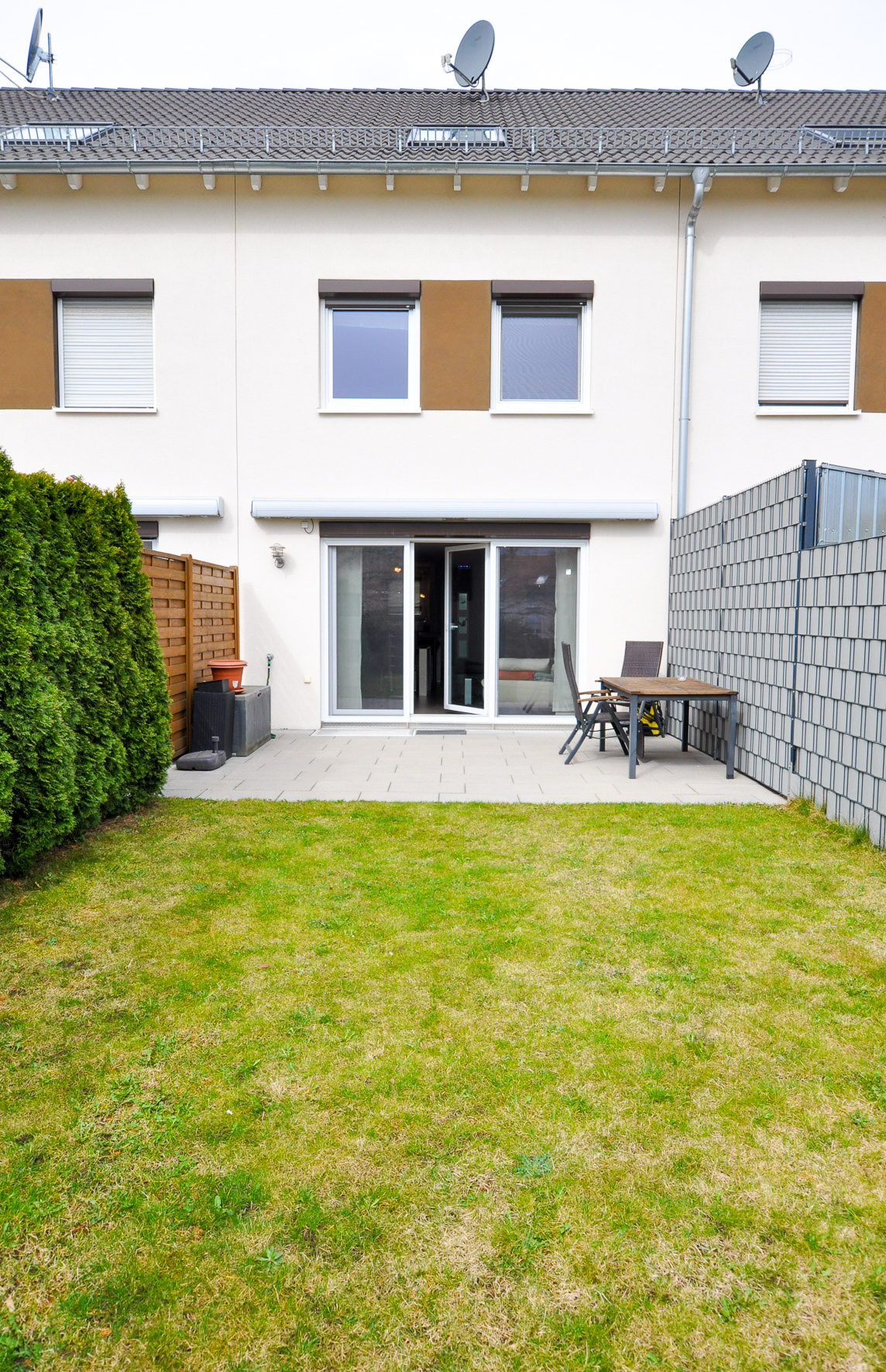 Neuwertiges Haus in naturnaher Lage – bezugsfrei