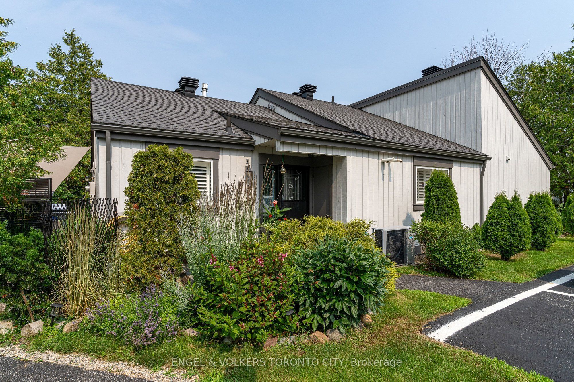 Welcome to 444 Oxbow Crescent, Collingwood