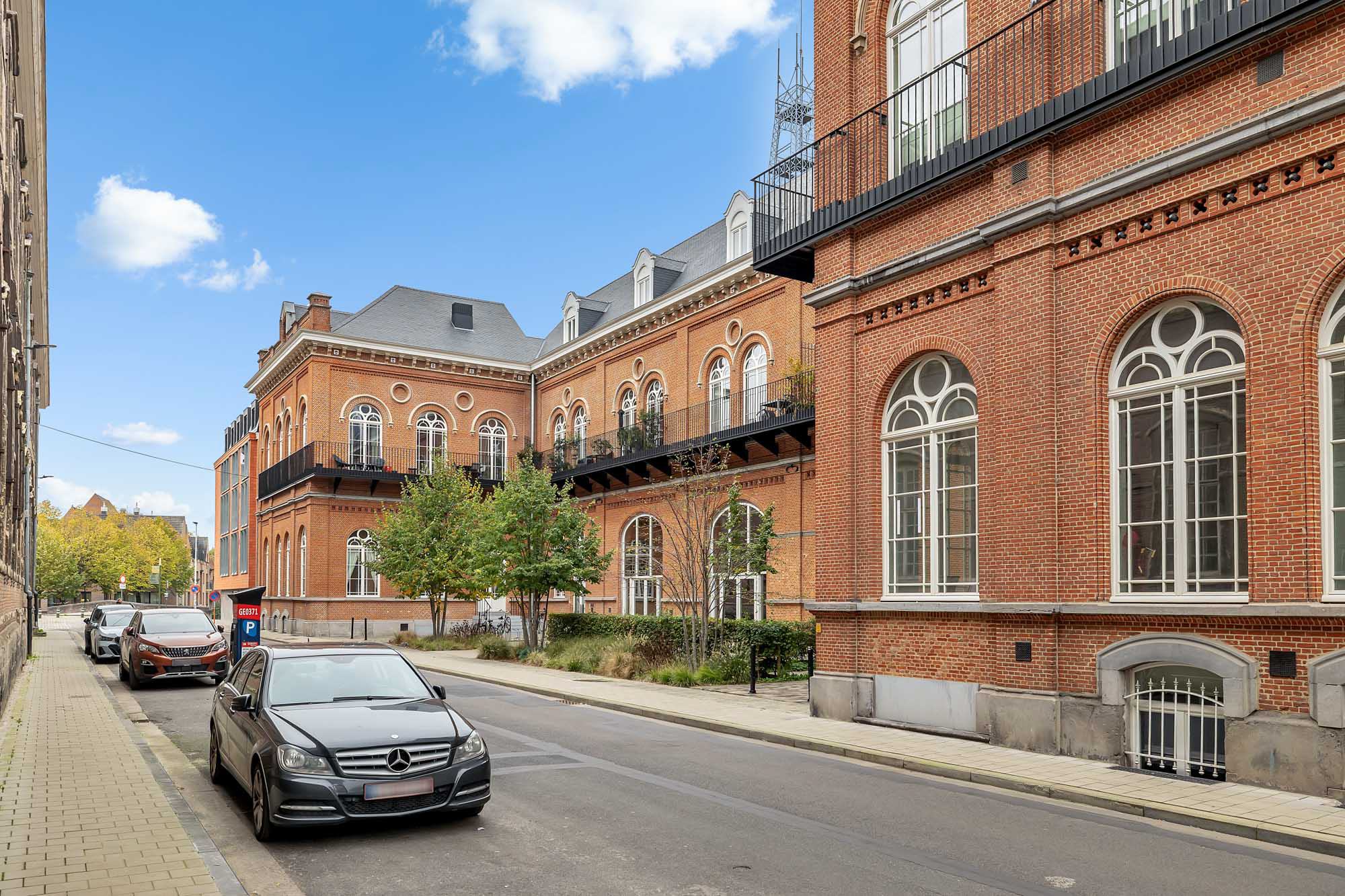 Riant en stijlvol 1-slaapkamerappartement met indrukwekkende leefruimte en terras in hartje Gent