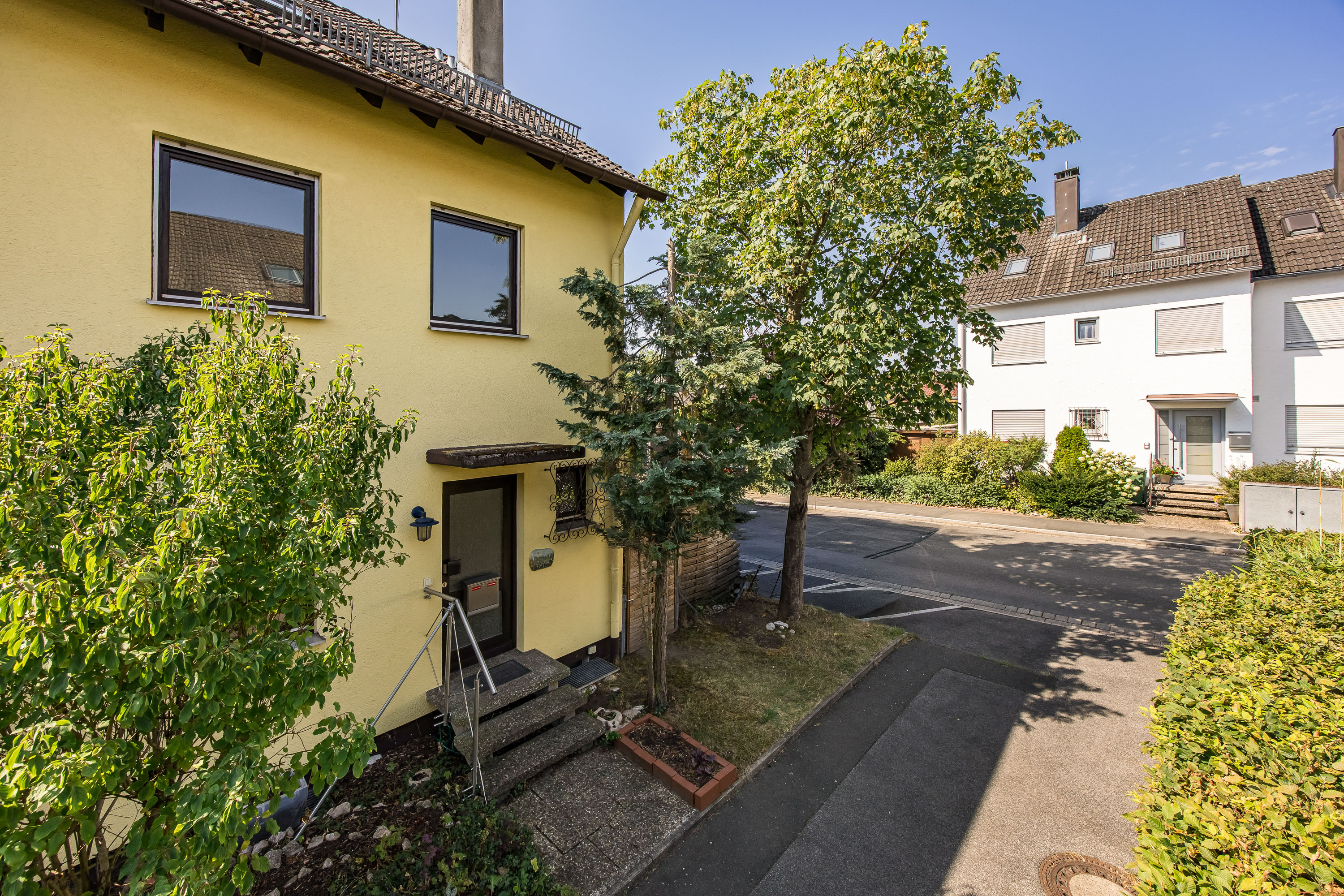 Zentral wohnen, familiär leben – Gepflegtes Reihenendhaus mit schönem Garten