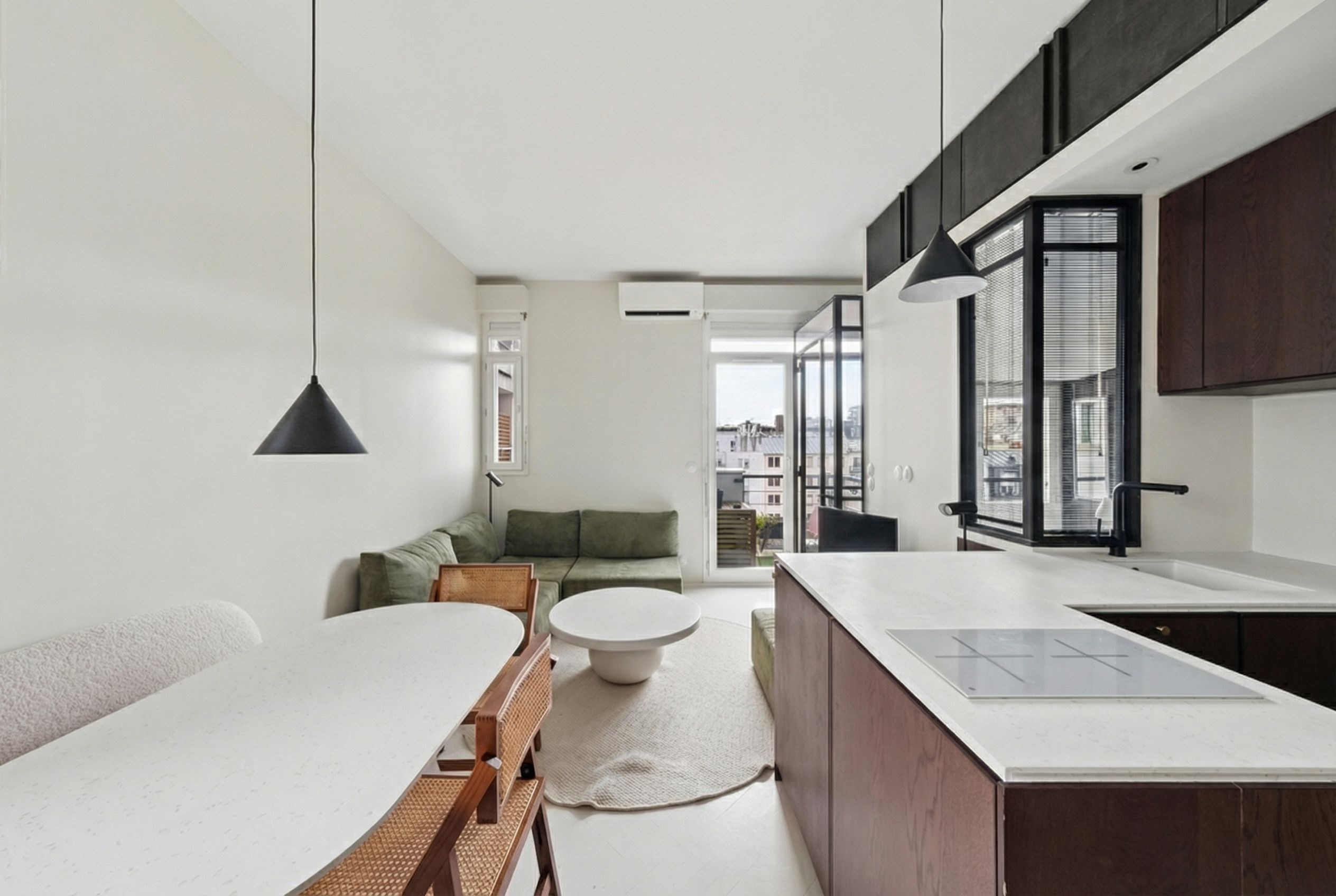 Paris 17th/Batignolles - Renovated 32sqm apartment on top floor with balcony