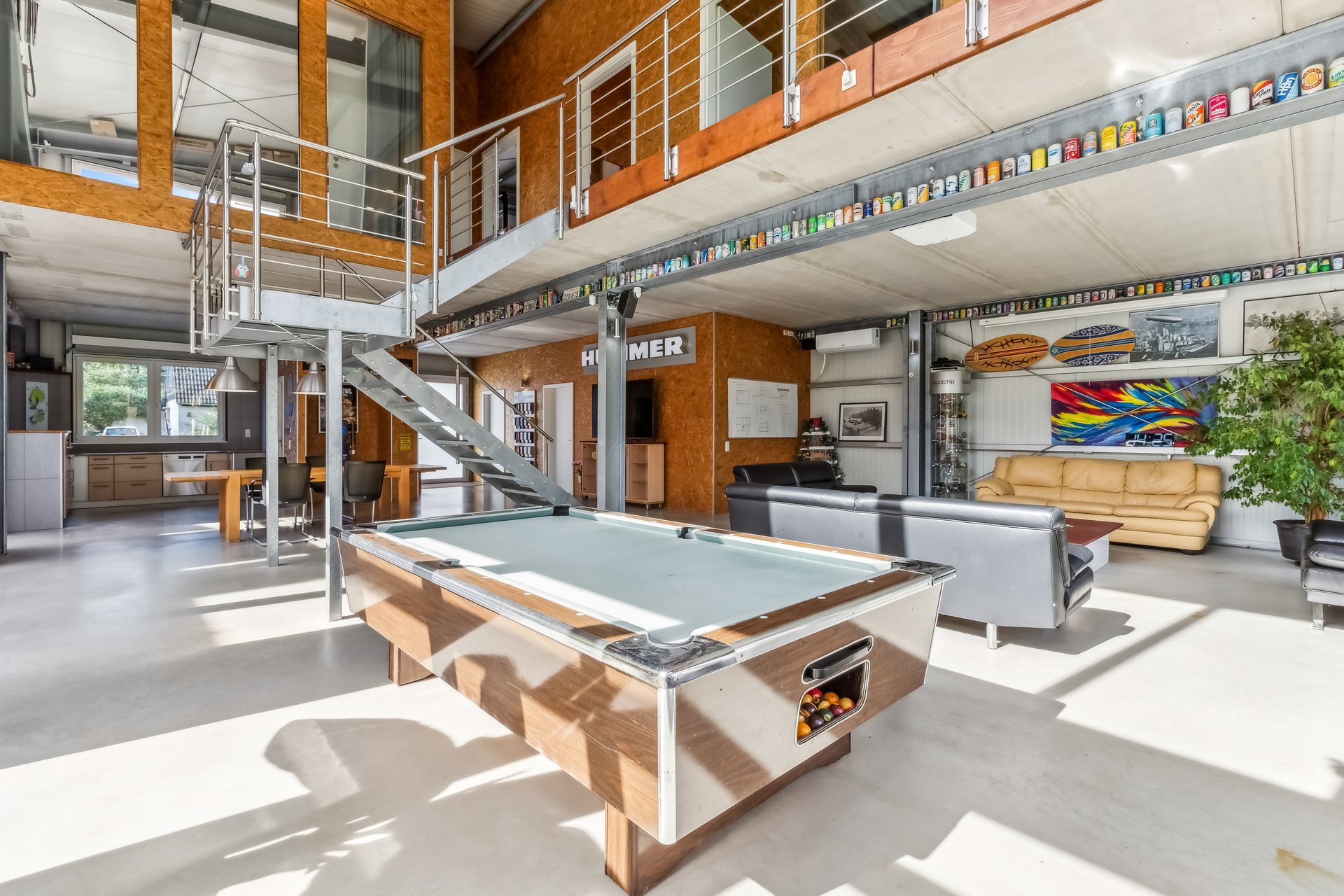 Industrial loft with character – a home for individualists and car enthusiasts