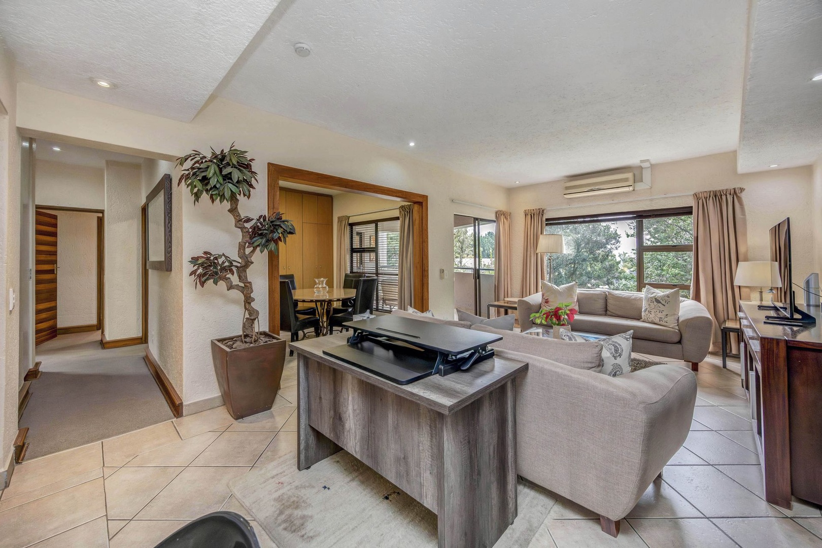 Fully Furnished 2 Bed 2 Bath Apartment In Benmore Gardens To Rent