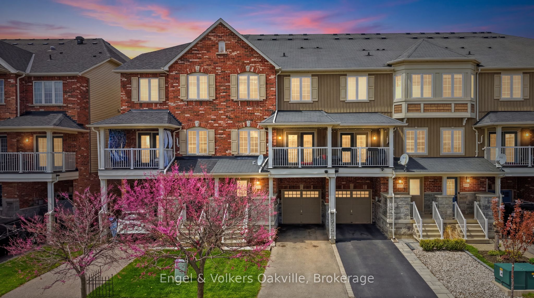 Modern 2 Bed Townhome in Desirable North Waterdown