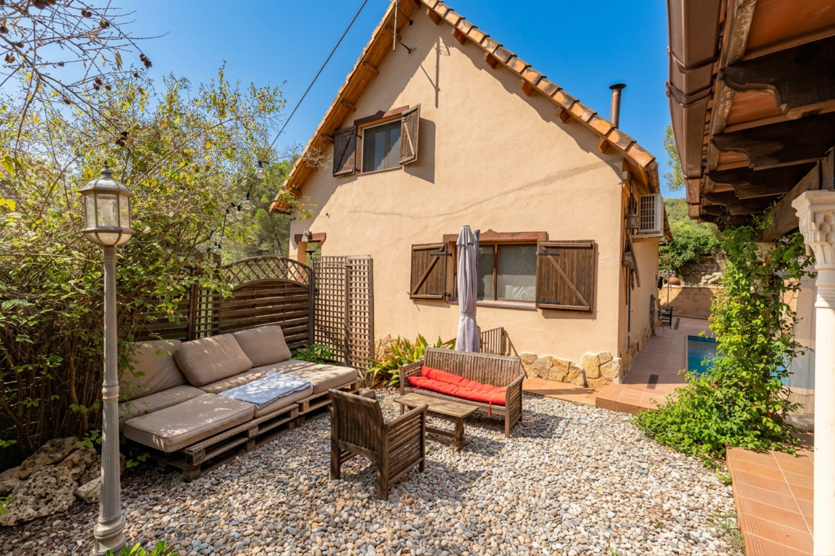 ONE-OF-A-KIND OPPORTUNITY IN VALLIRANA! MAGNIFICENT HOUSE WITH POOL FOR SALE