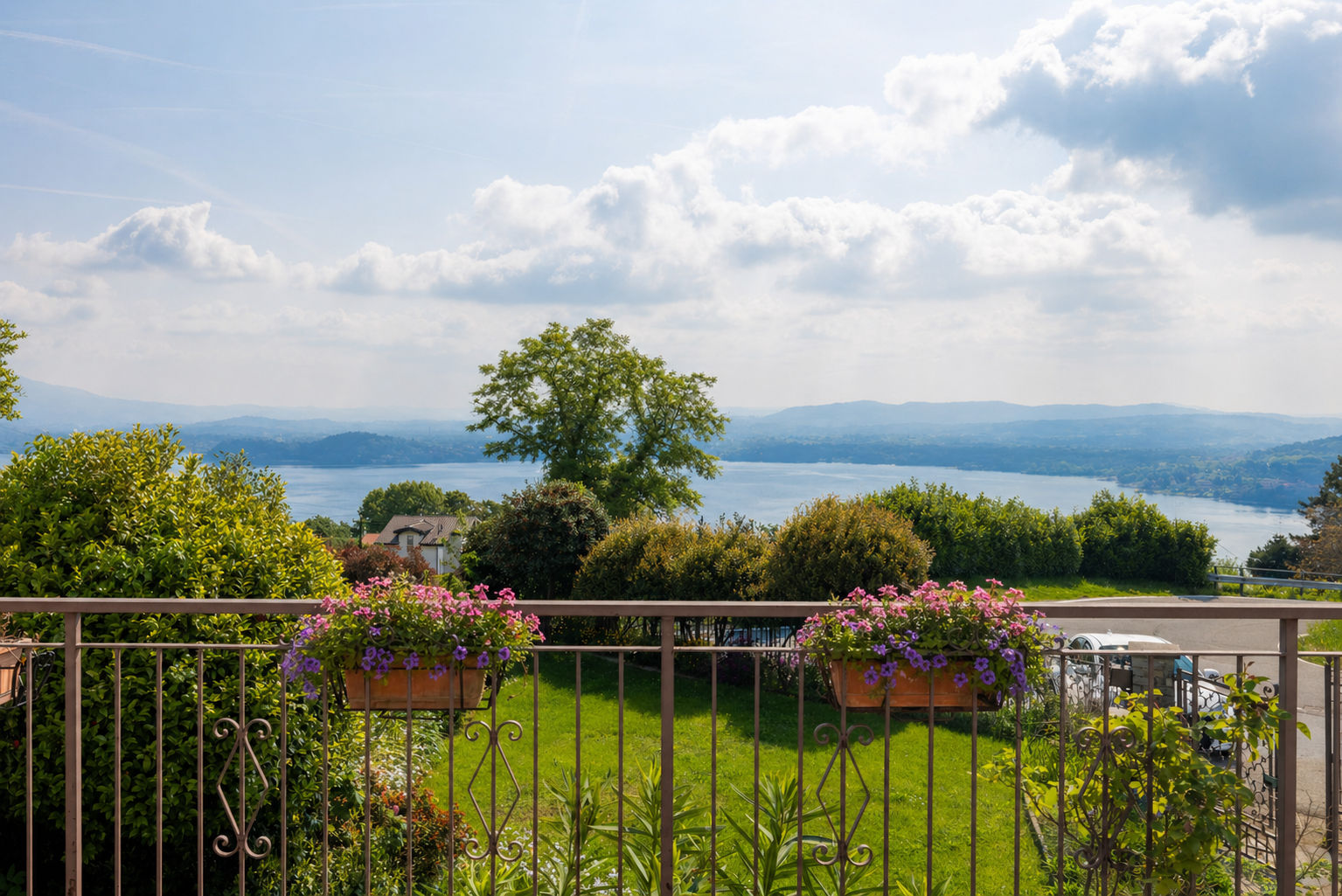 Villa in ottima posizione con vista lago