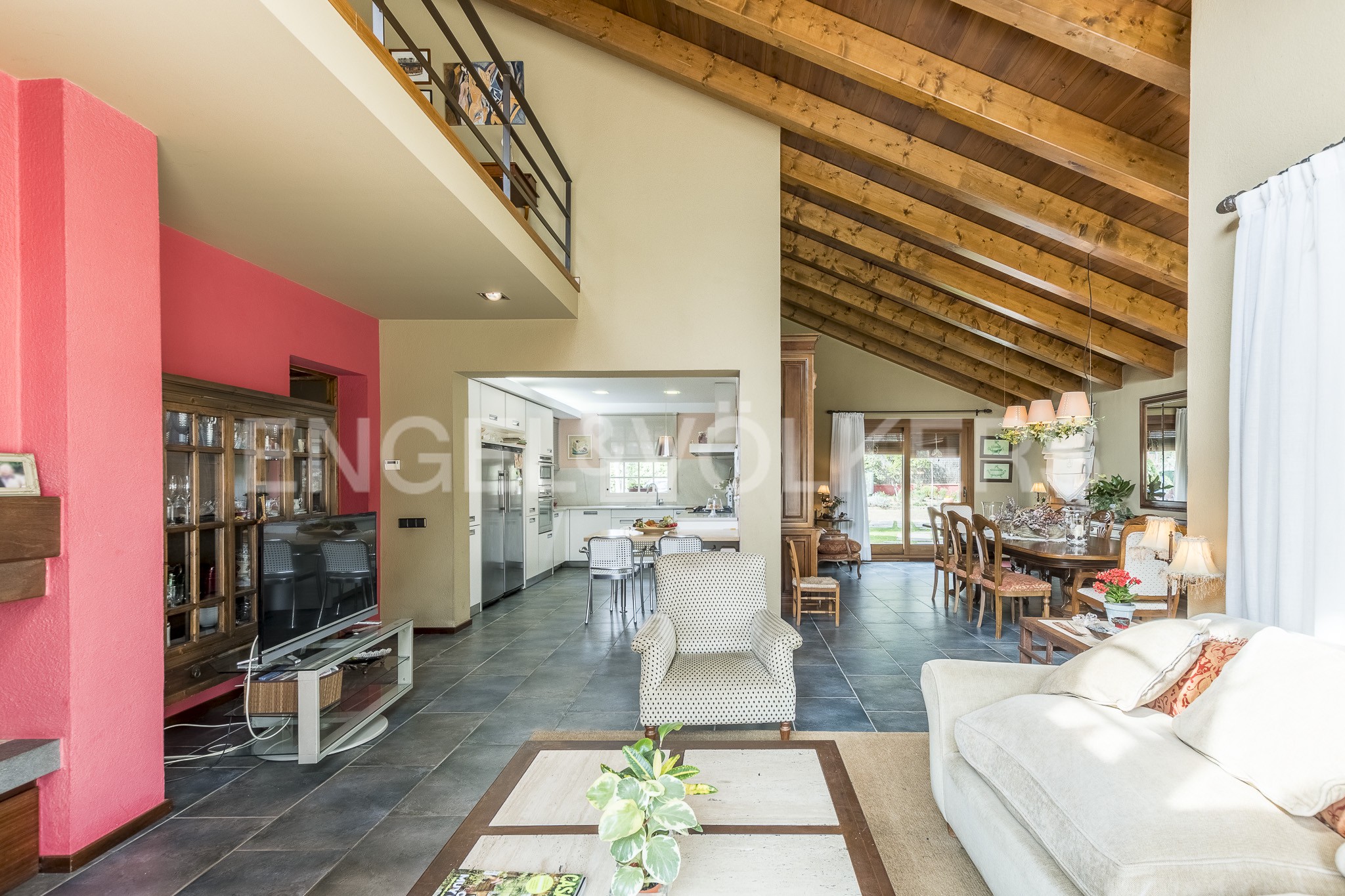 Exclusive single-family home with two independent dwellings and a pool in Sant Antoni de Vilamajor.