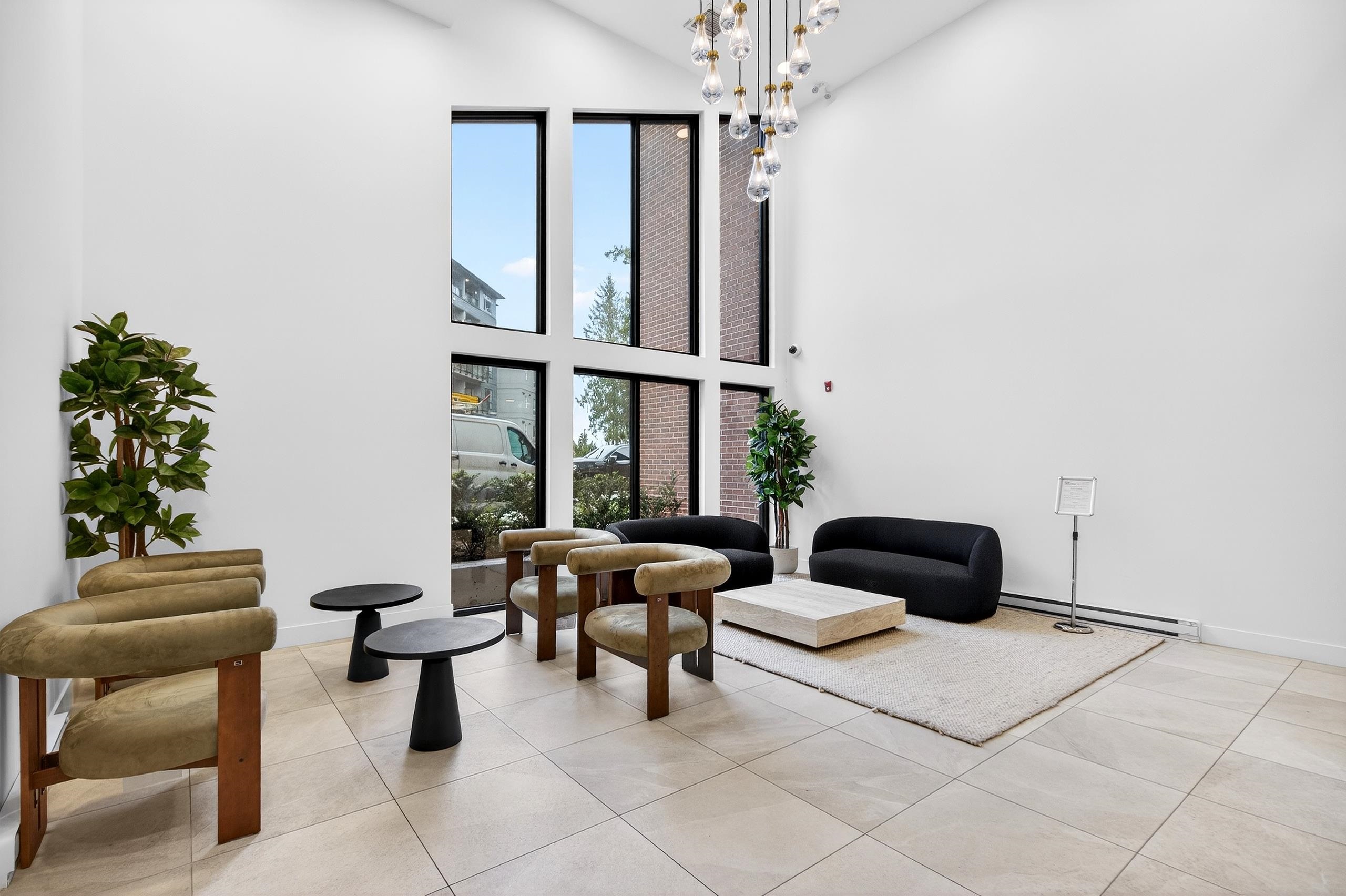 2-Bedroom, 2-Bath @ King + Crescent!