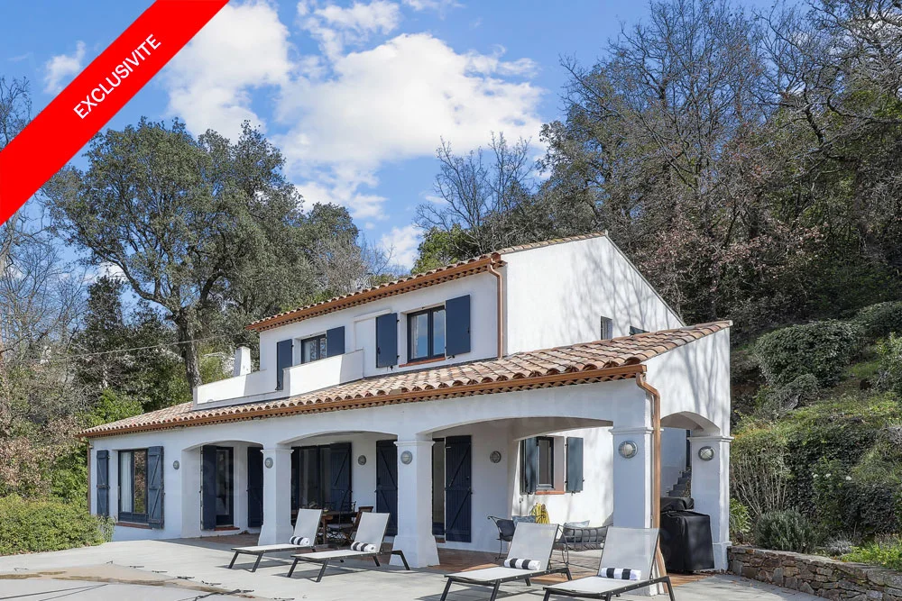 Charming villa with open views of the Maures countryside
