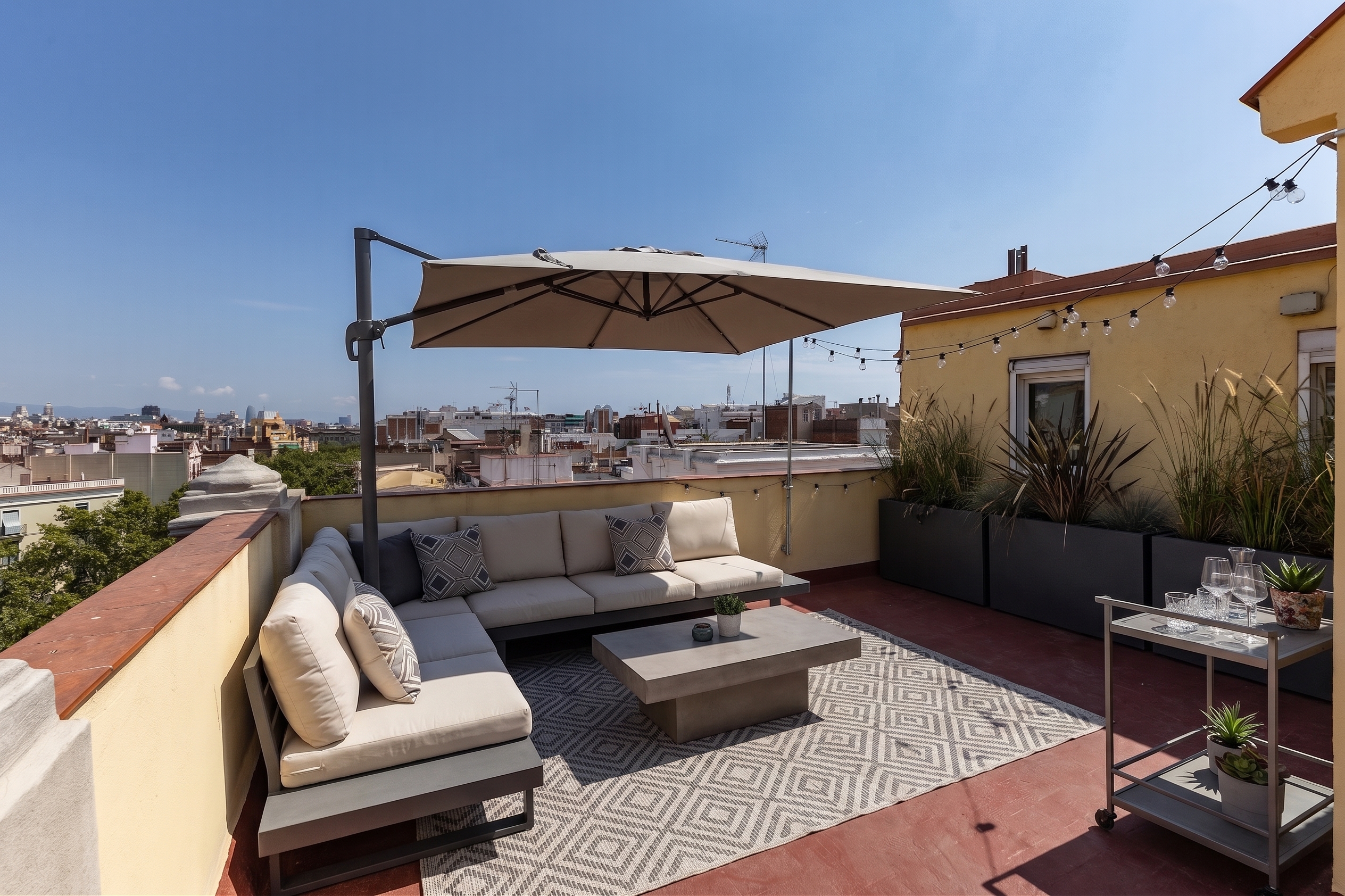 Exclusive loft with a spectacular private terrace in the heart of Eixample [AI-modified]