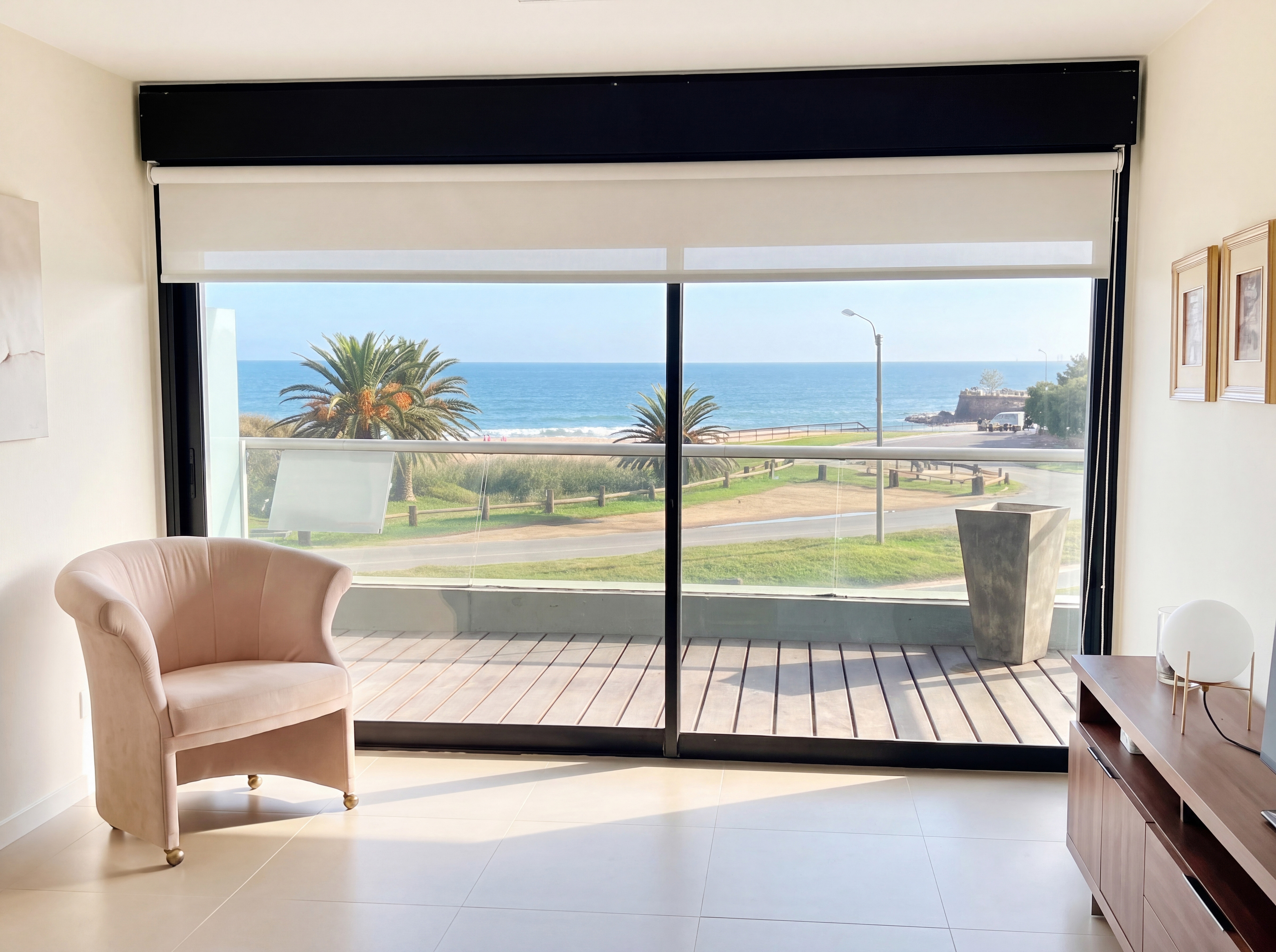 Apartamento frente al mar en Grand Bay [Modificado por IA]