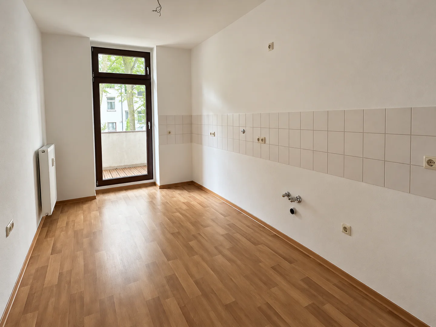 Attraktive 3-Zimmer-Erdgeschosswohnung mit Balkon und großem Kellerabteil in Stadtfeld-Ost - Photo 1