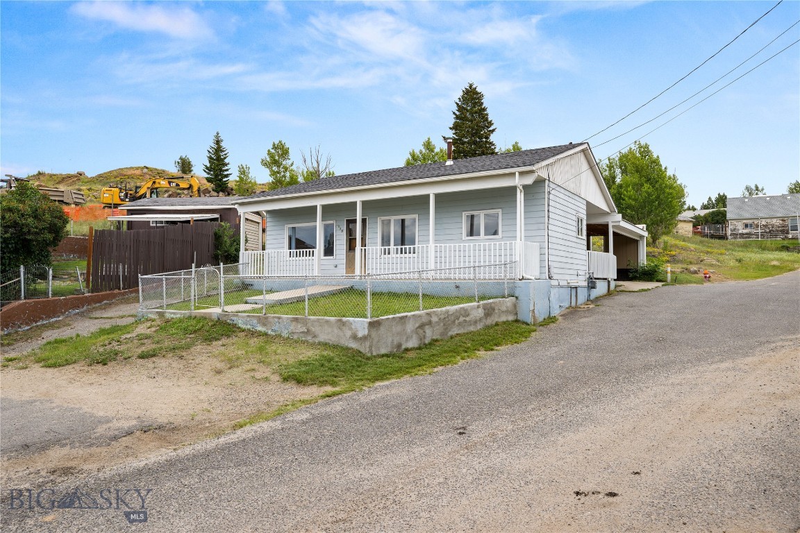 Light & Bright Walkerville Cottage