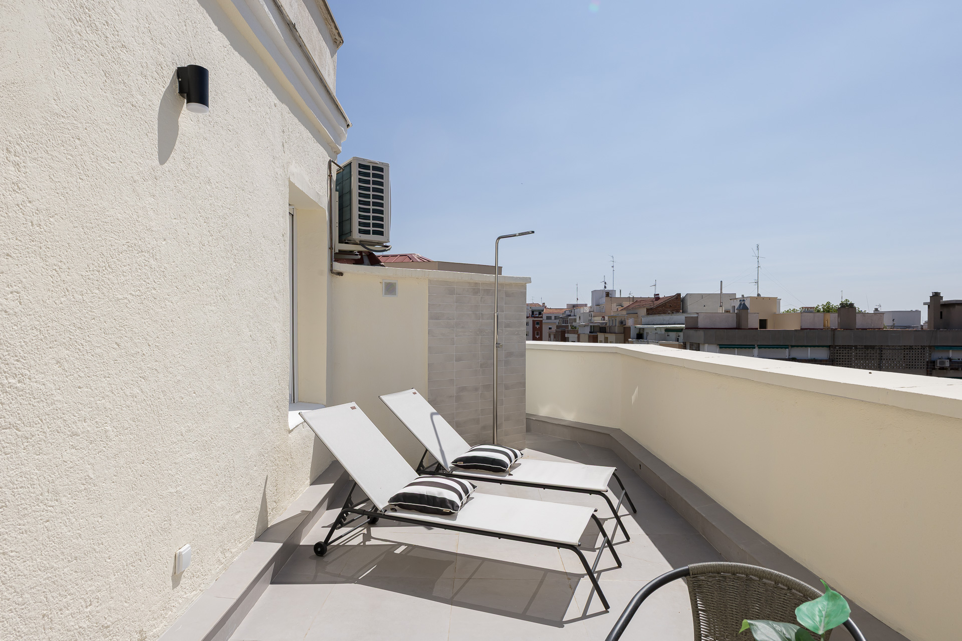 Exclusive renovated 81 m² penthouse with terrace and open views in Ibiza