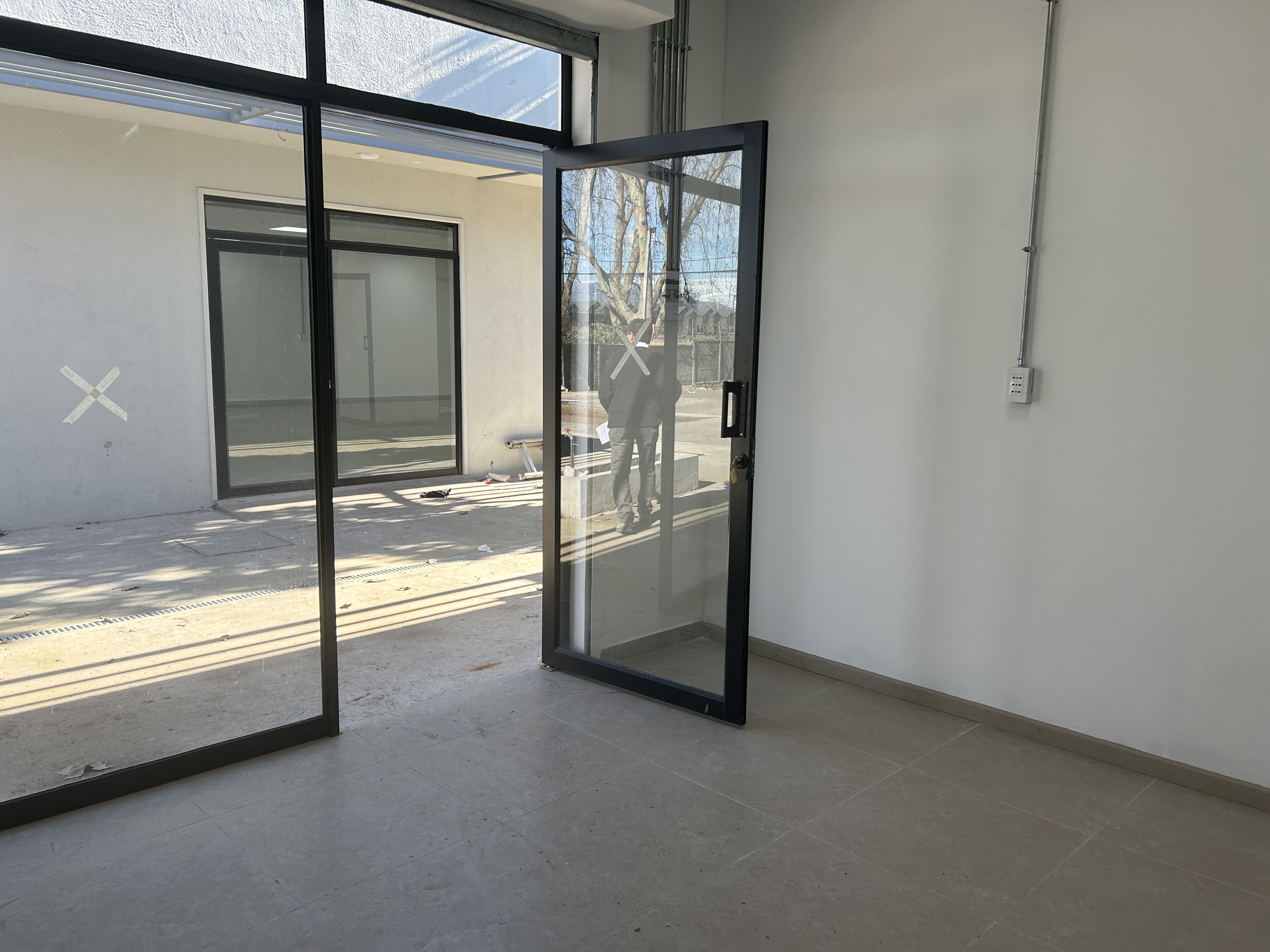 Local comercial de 20 m2 nuevo en Strip Center, Isla de Maipo