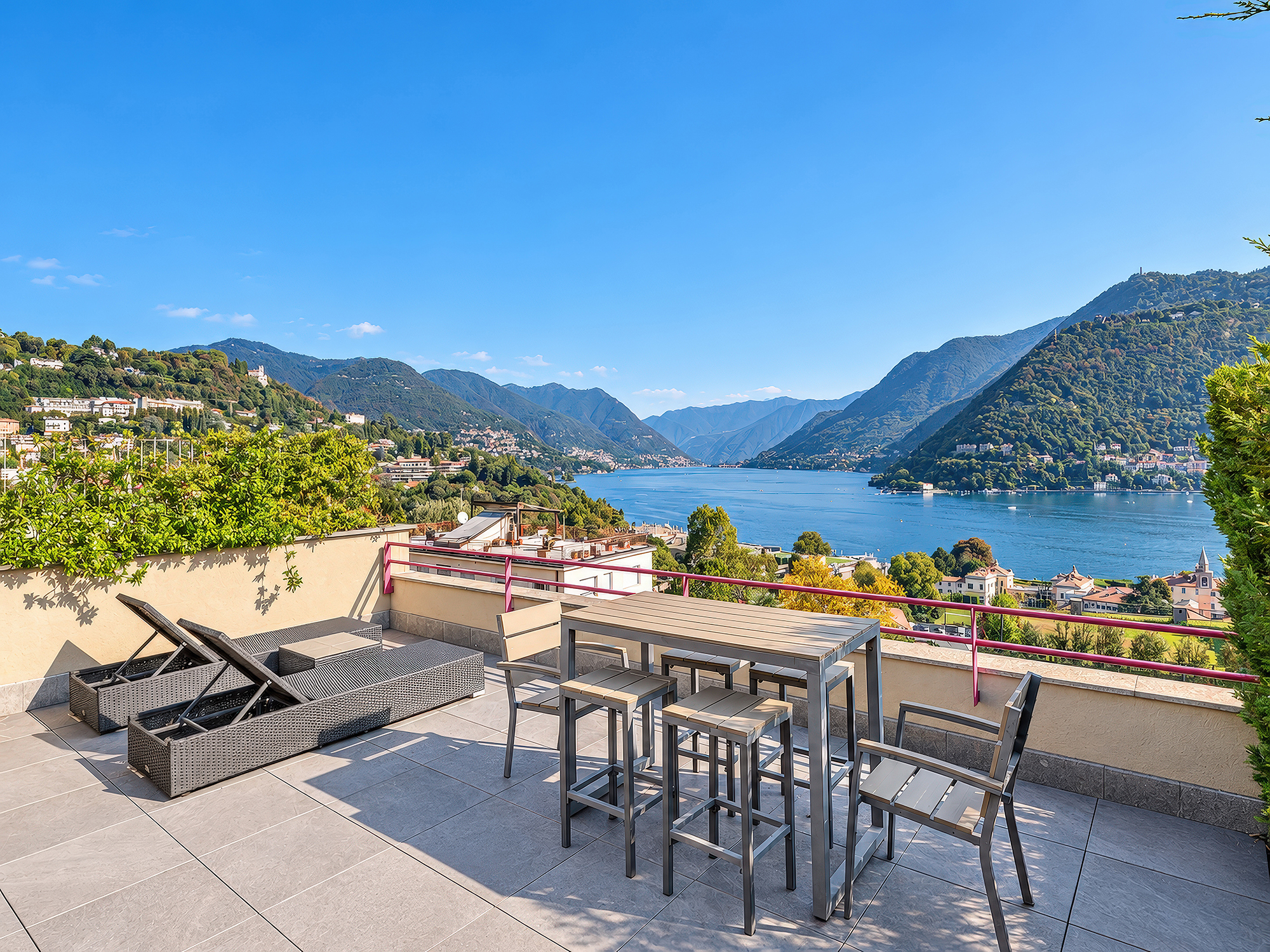 Exklusive Reihenhaus-Villa mit Seeblick