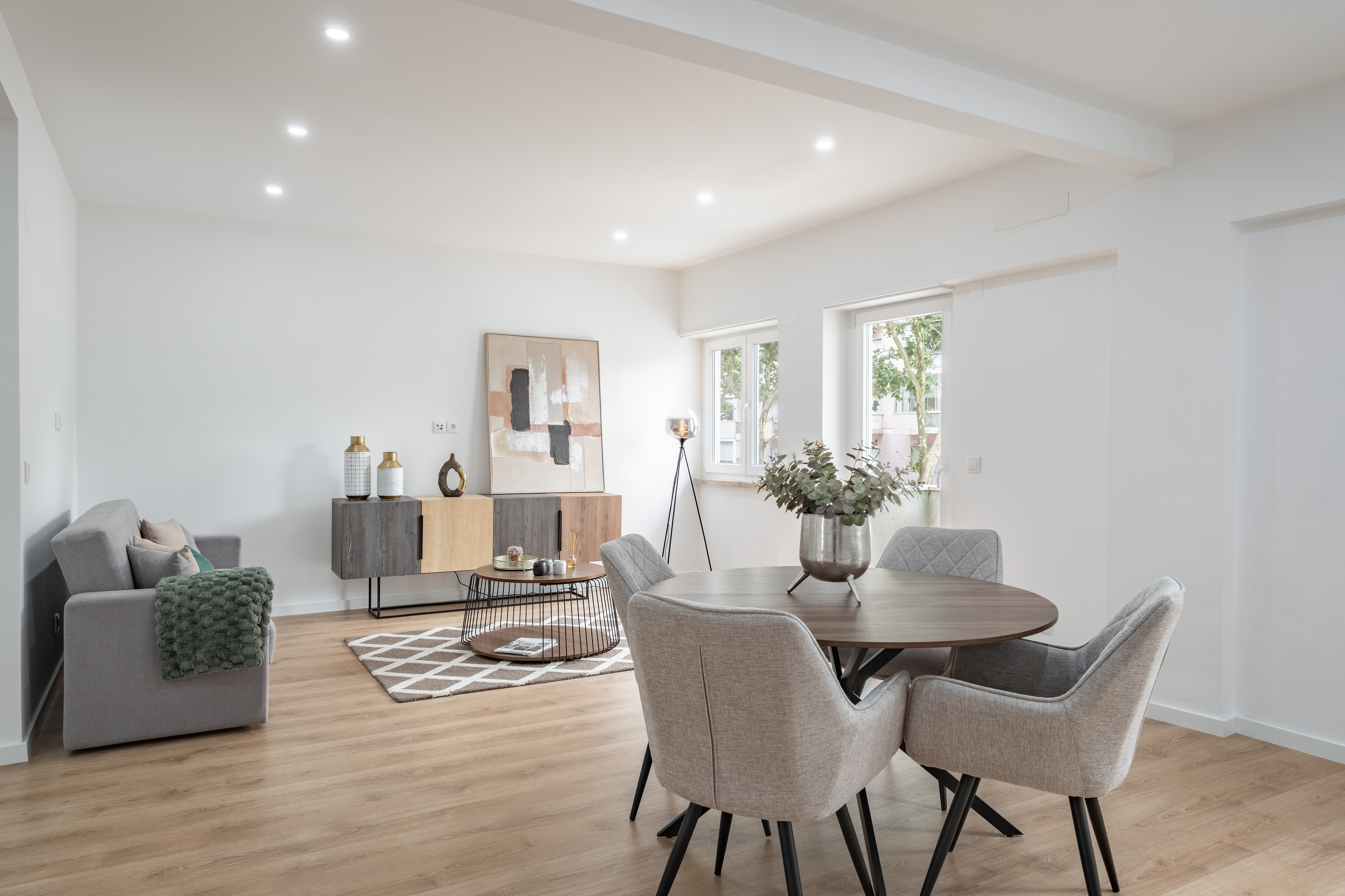 Renovated 3-bedroom apartment in central Benfica