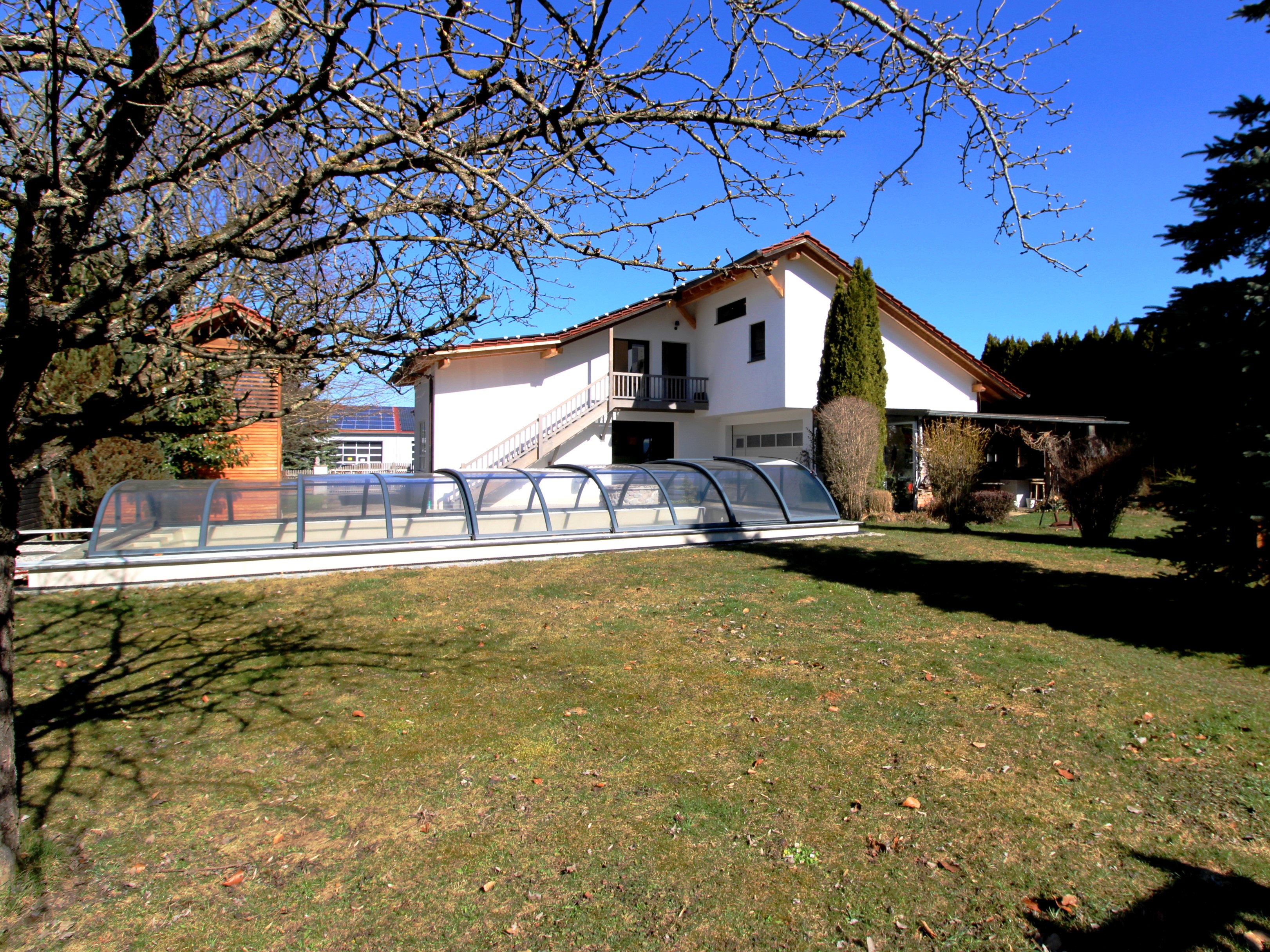 Exklusiv Arbeiten  und Wohnen mit Pool und Weitblick
