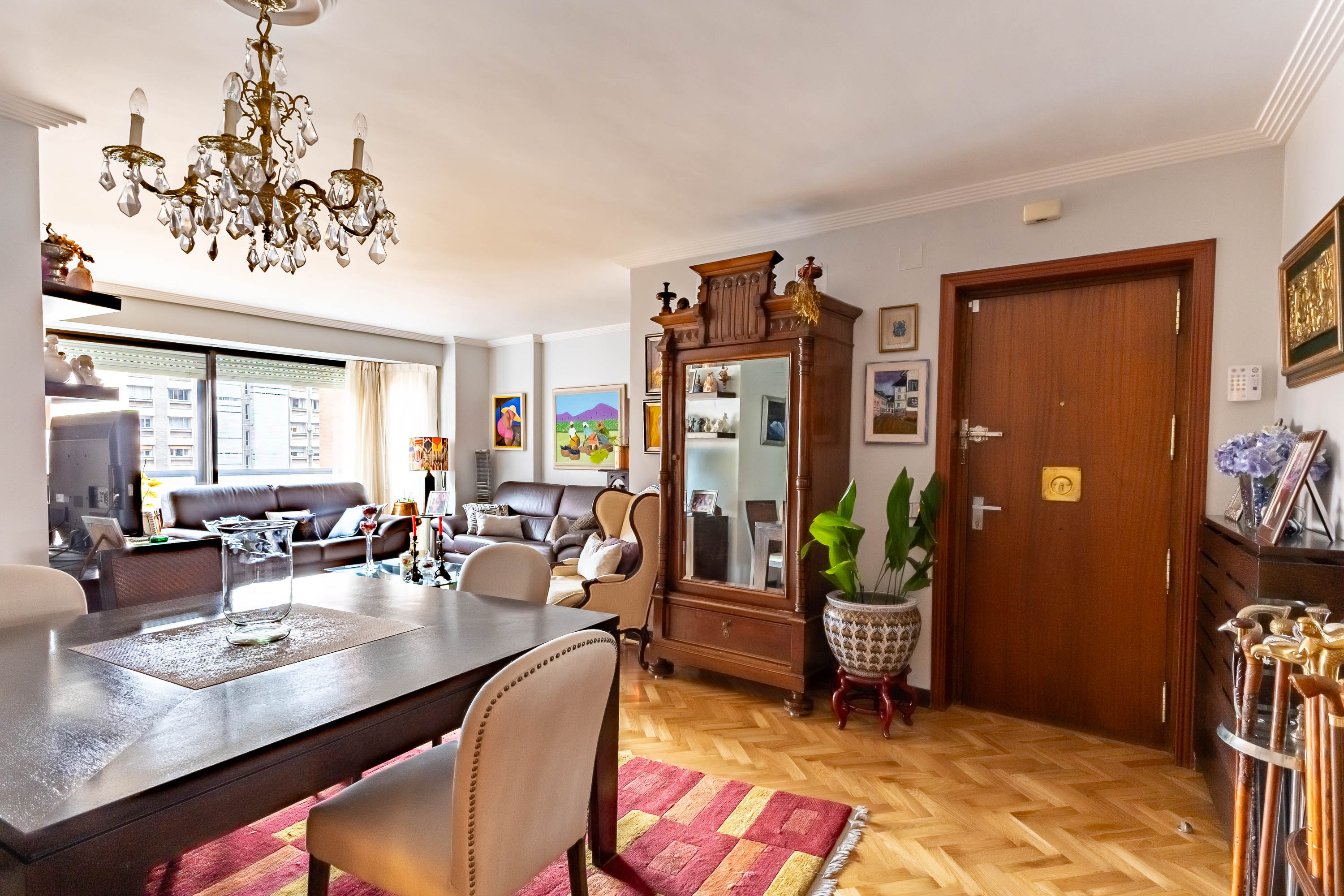 Bright and spacious apartment near Sainz de Baranda