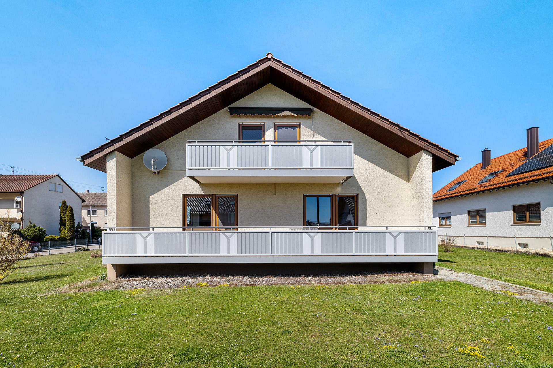 Familienglück im Grünen – Stilvolles Zuhause mit traumhaftem Garten