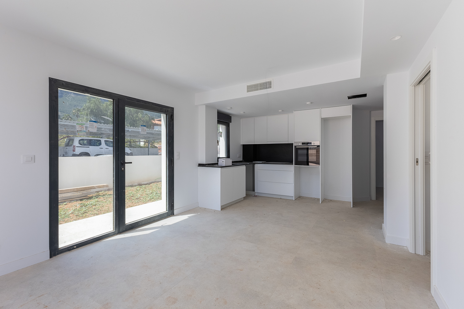 Exclusiva planta baja con 227 m² de jardín privado junto al Montgó