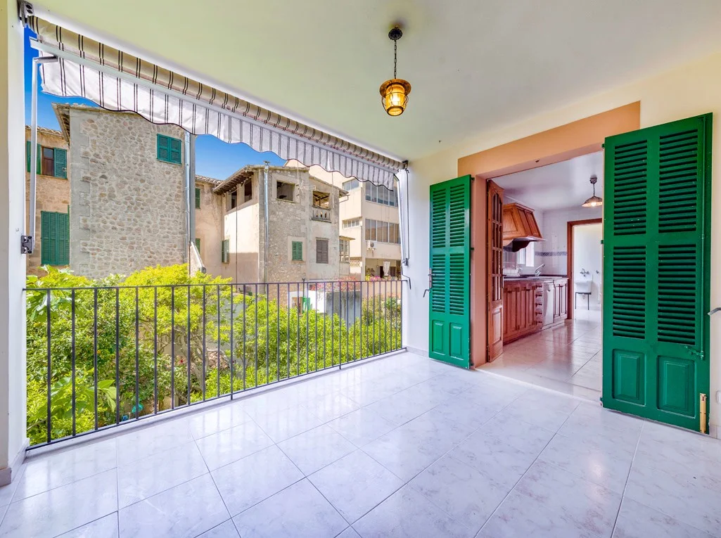 Bright apartment with garage in Sóller