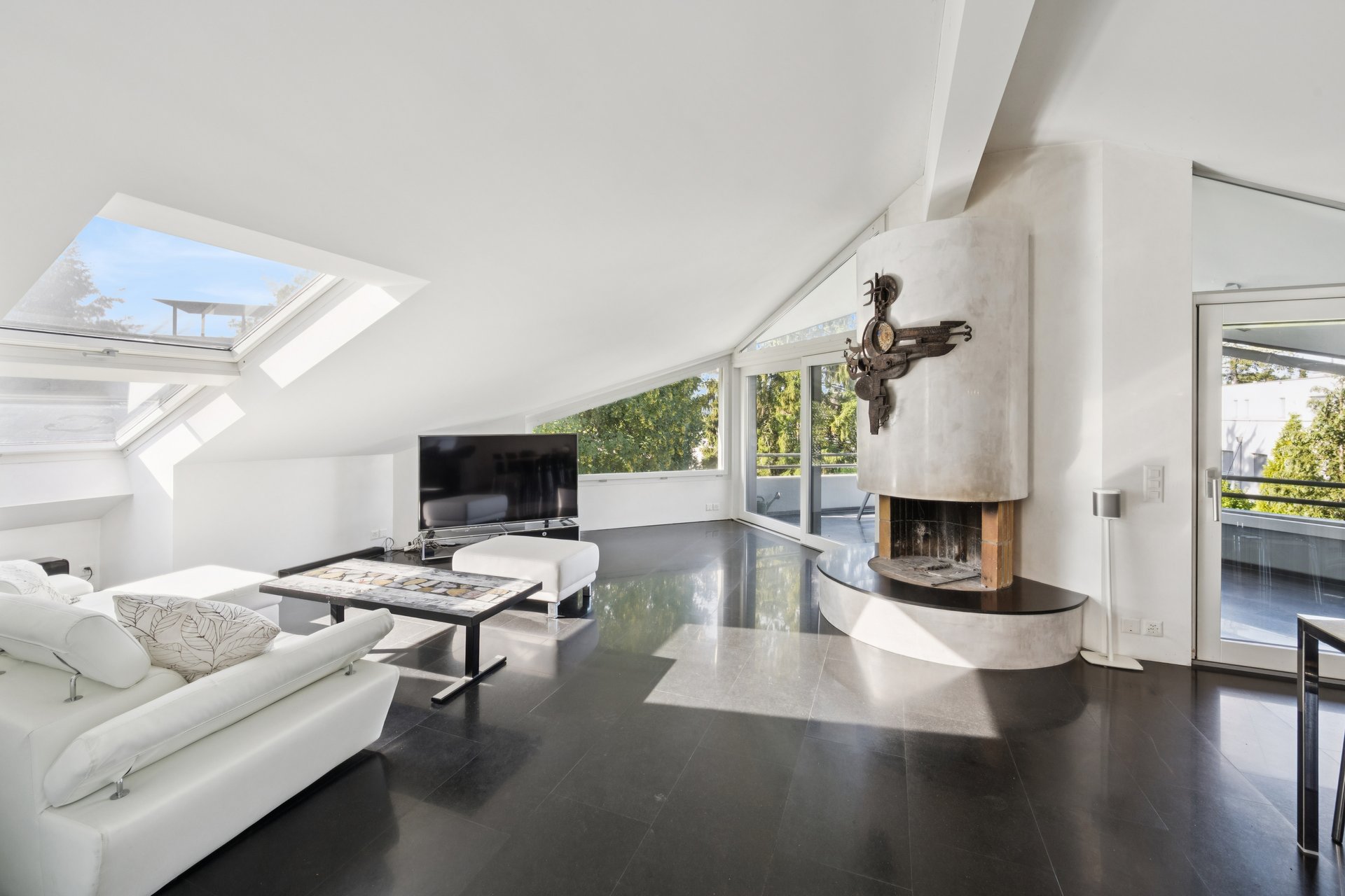 Exclusive penthouse with studio & rare parking offer