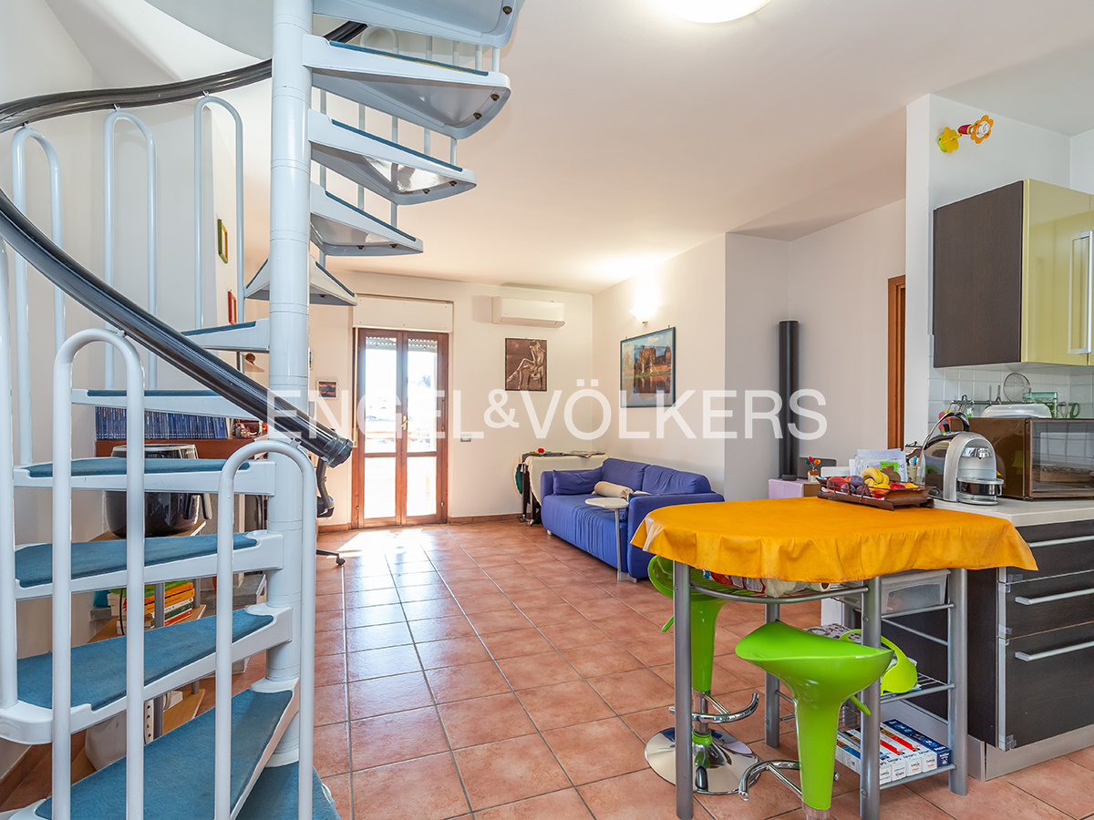 Split-level apartment in Pomezia