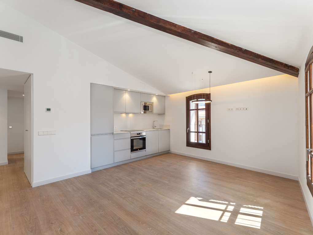 Renovated and elegant flat with elevator in Sindicato