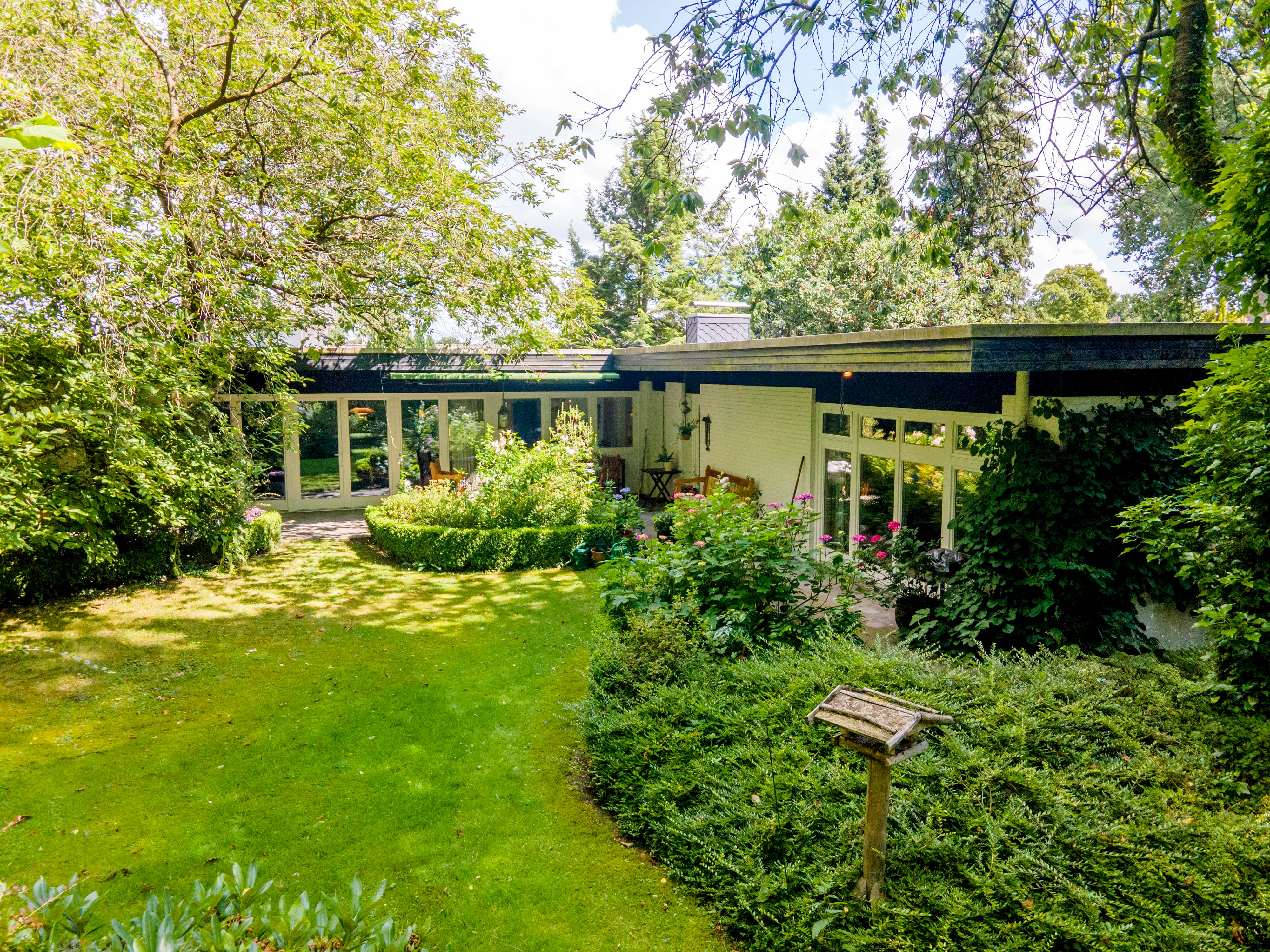 Viel Raum und Privatsphäre: Bungalow auf 4.429 m² Grundstück