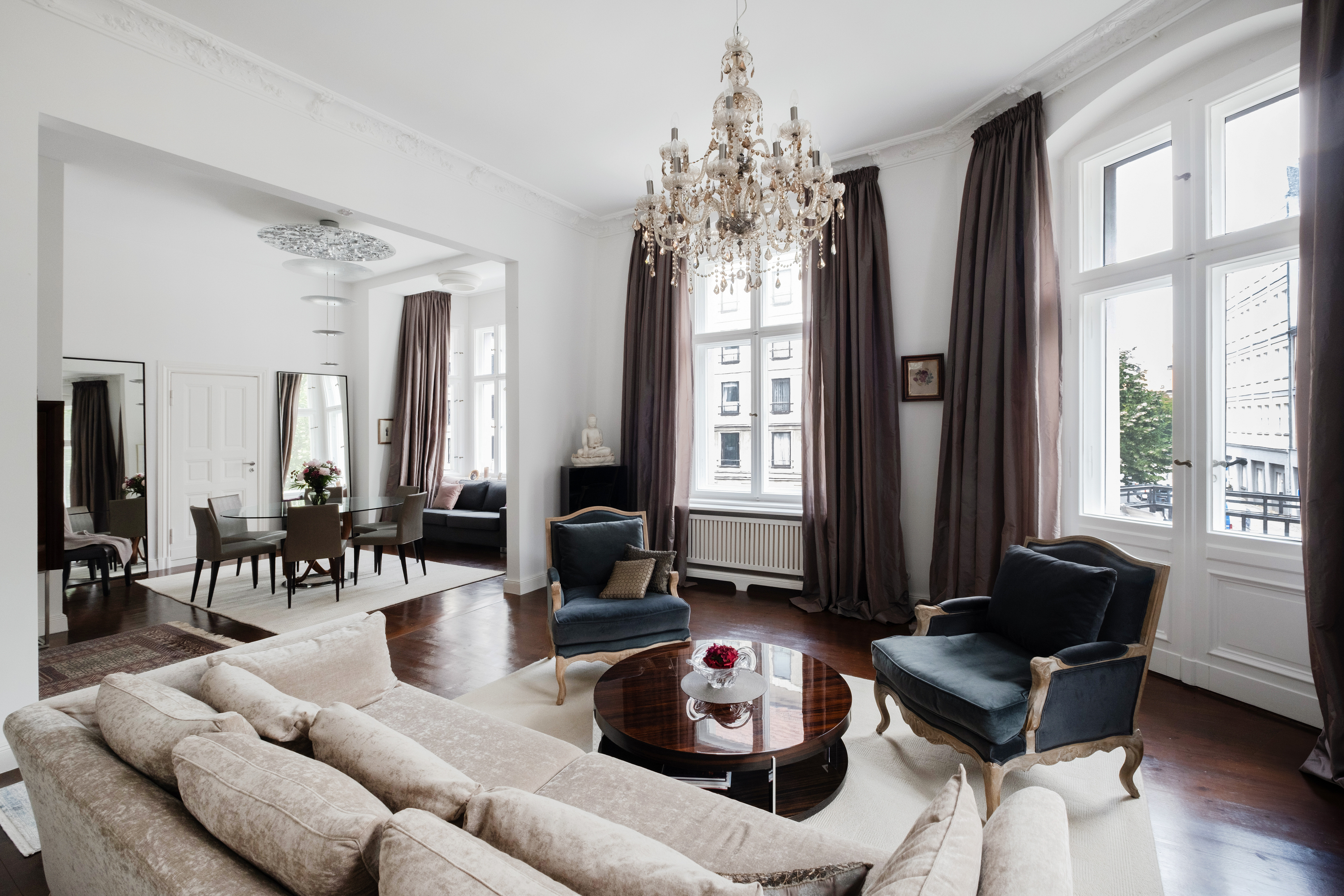 Elegantes Altbau-Juwel nahe der Fischerinsel mit Lift-Landing und zwei Balkonen