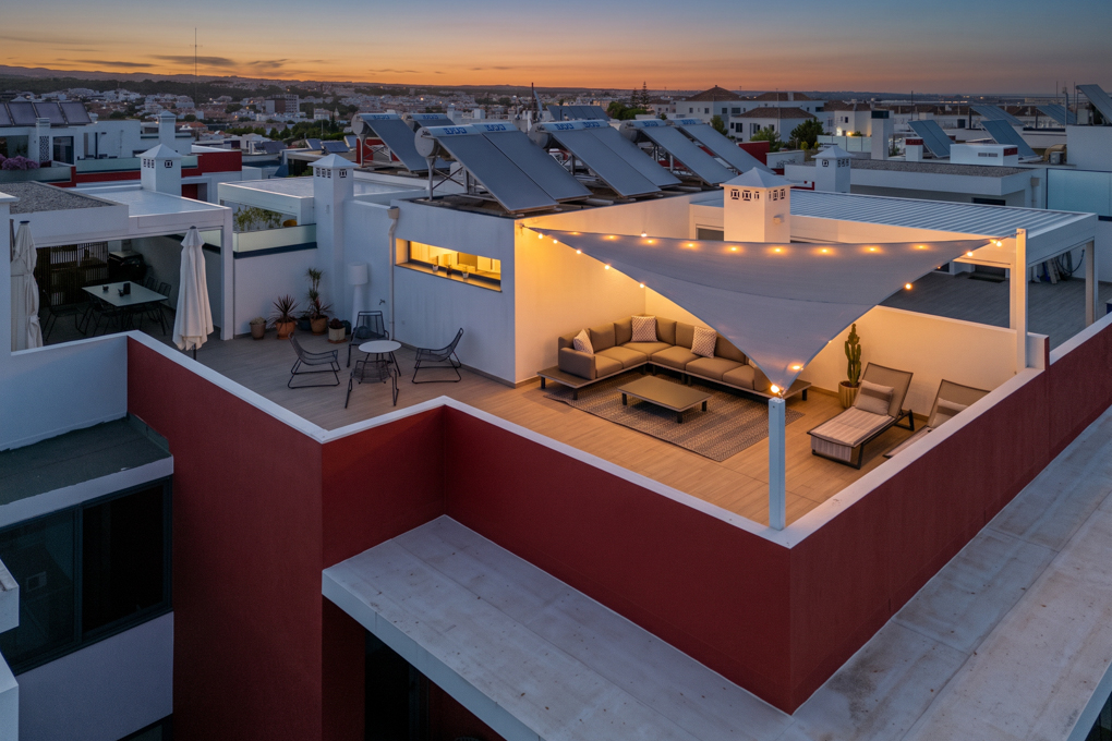 3-Bedroom Penthouse with Terrace in Tavira Centre