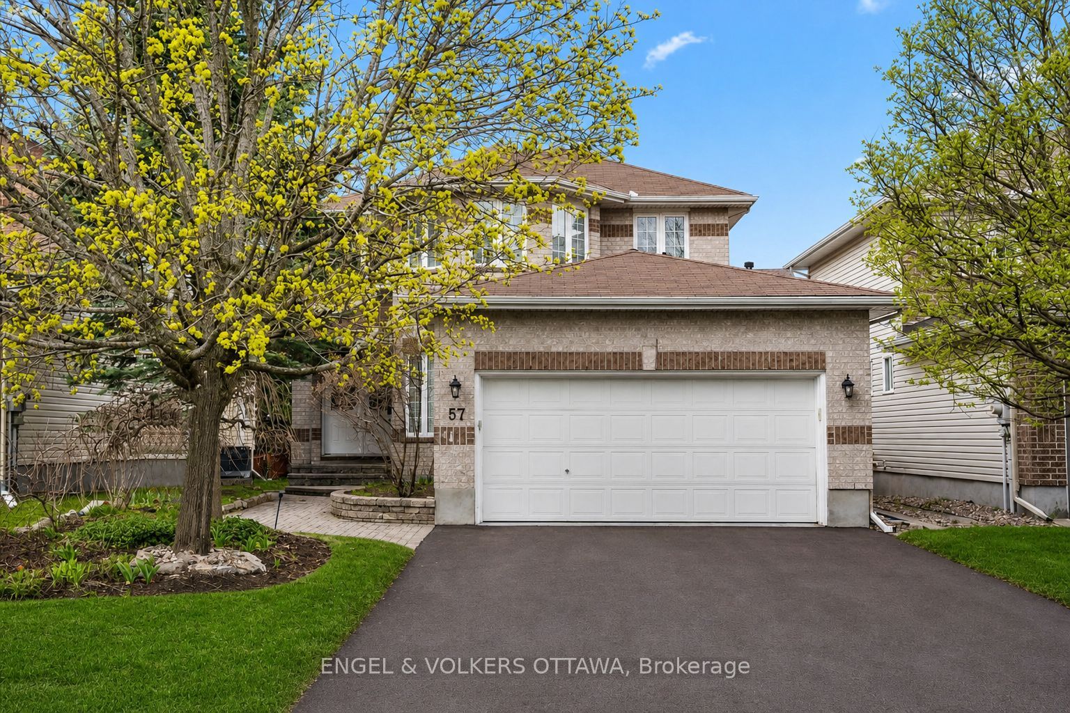 A Backyard Oasis in Kanata Lakes