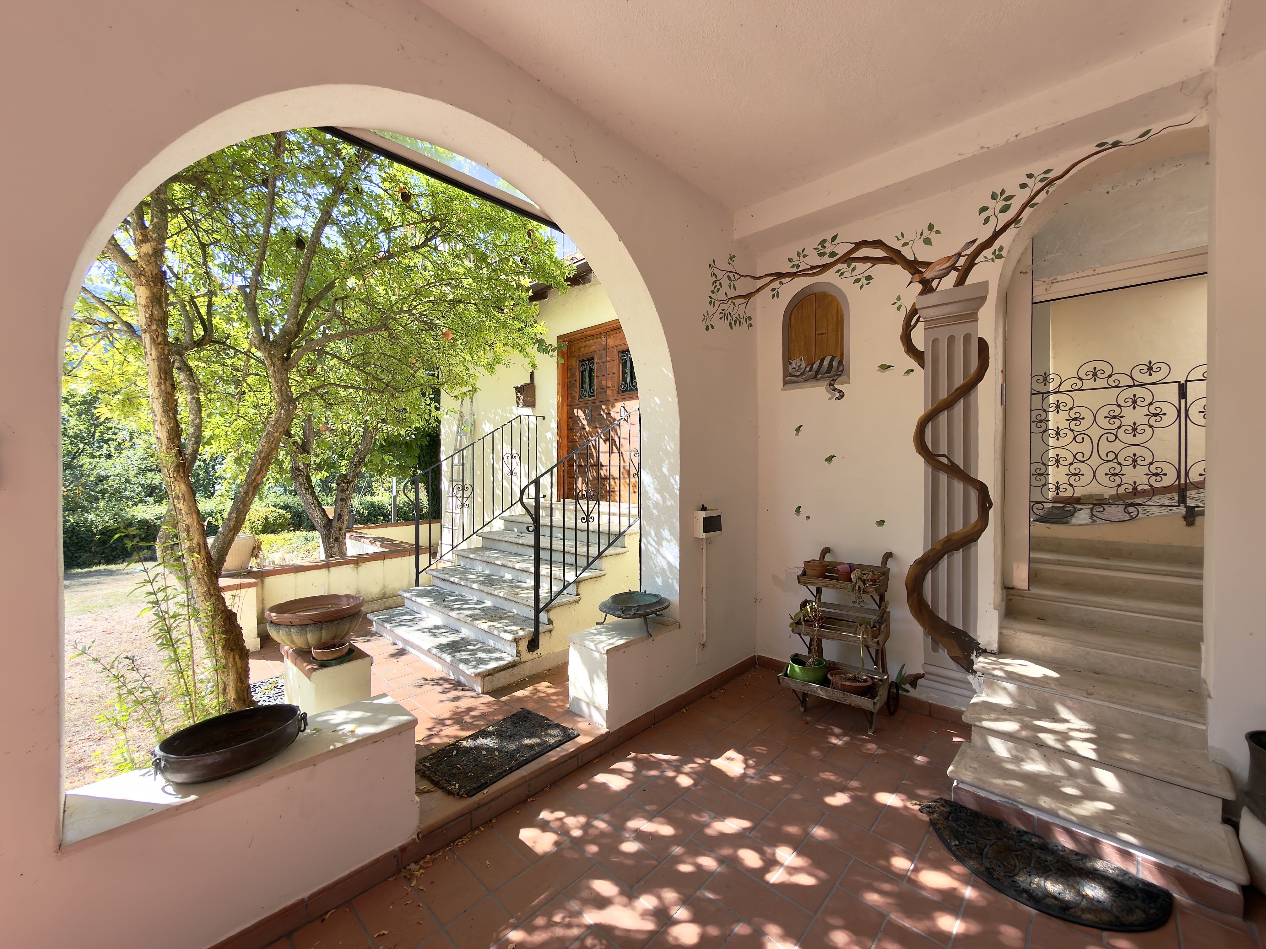 Charming historic house in Fontecchio with a large garden and fireplace