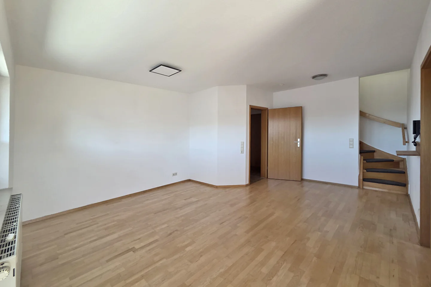 Schöne 4,5-Zimmer-Maisonette-Wohnung mit großem Balkon - Photo 2