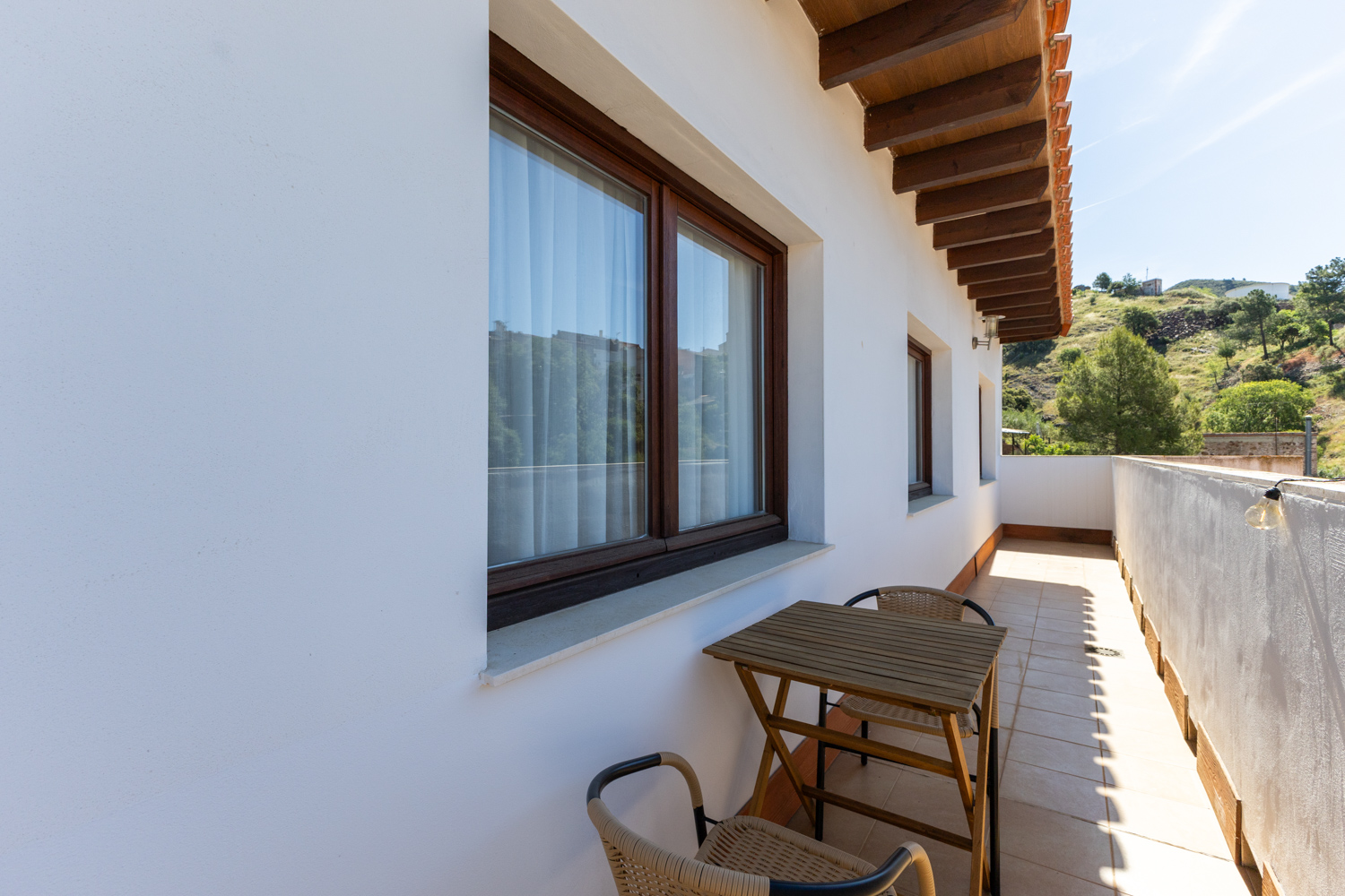 ÁTICO CON TERRAZA Y VISTAS – CHÓVAR